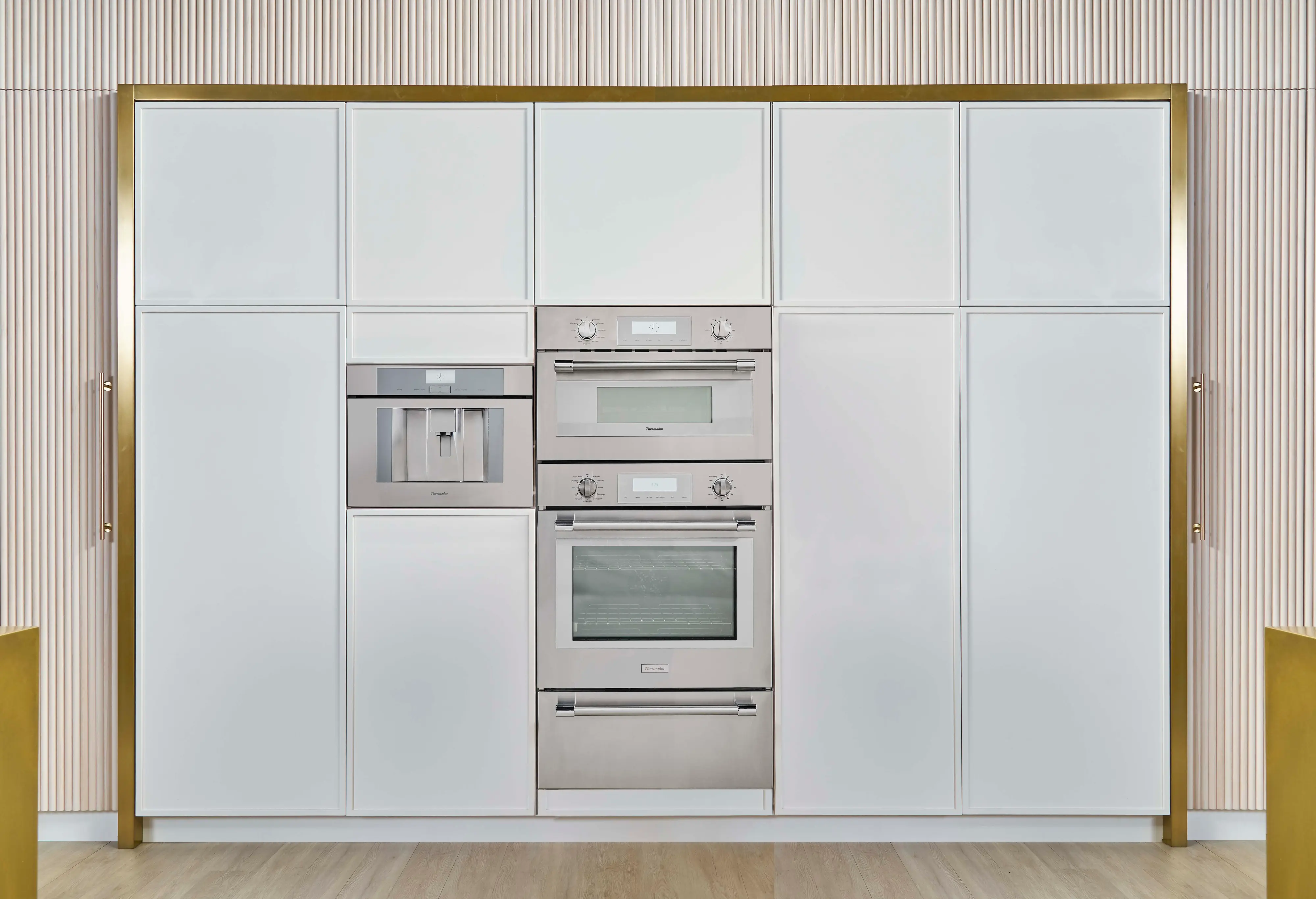 Professional Triple Speed Oven 30'' PODMCW31W