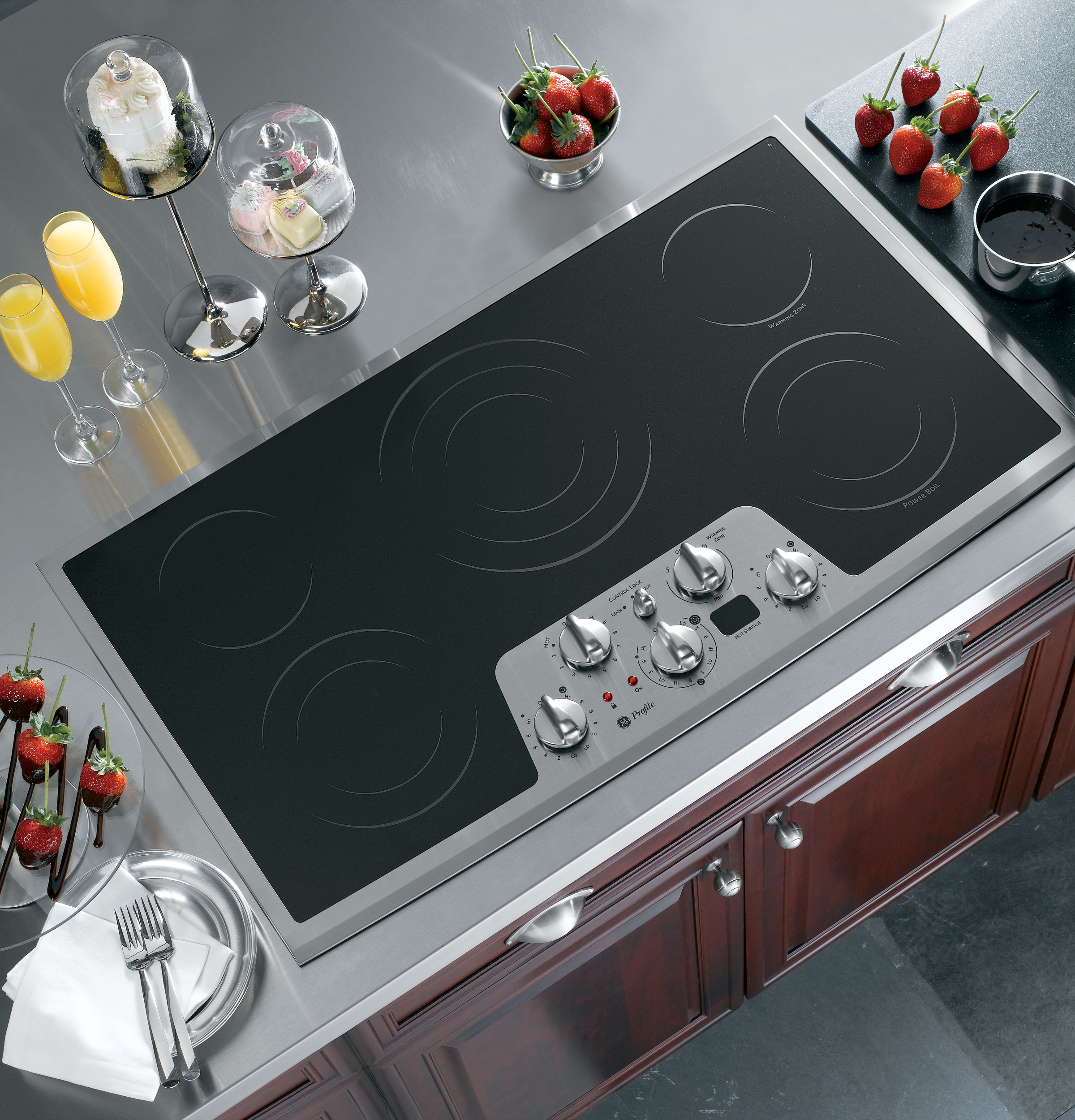 36" Built-In CleanDesign Cooktop PP972SMSS
