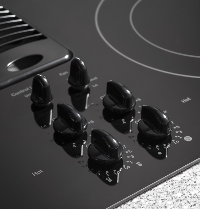 30" Downdraft Electric Cooktop PP9830DJBB