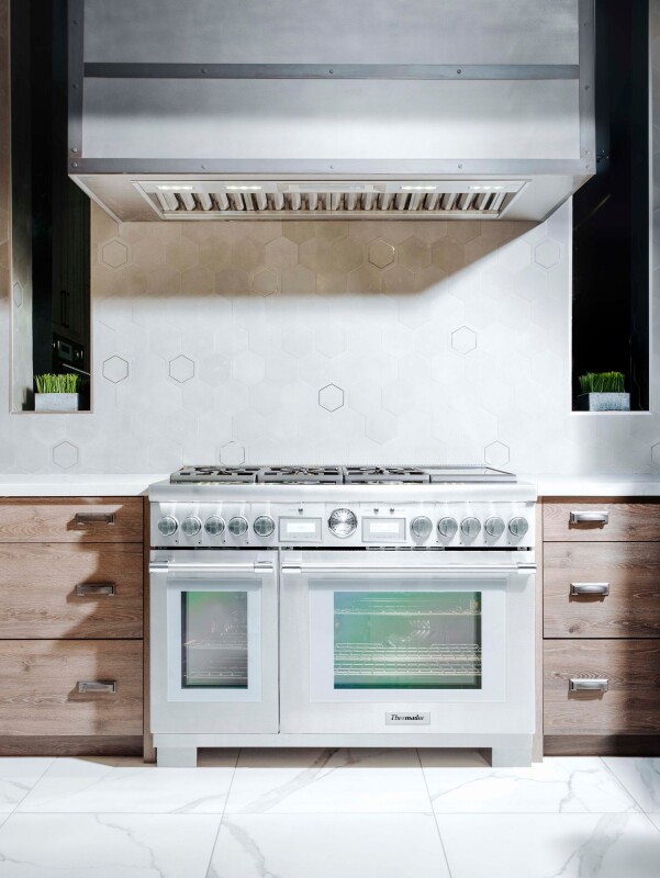 Dual Fuel Professional Range 48" Pro Grand Commercial Depth PRD486WIGU