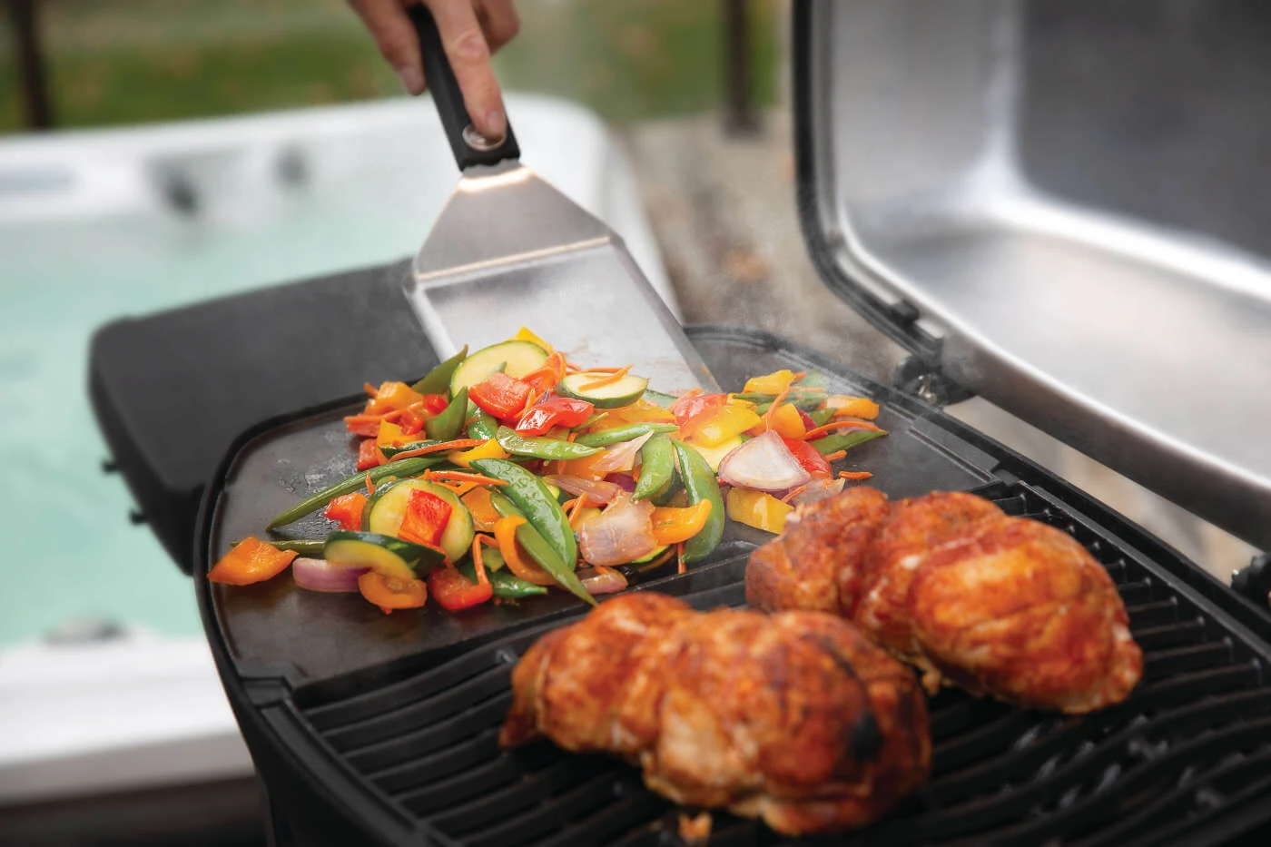 TravelQ™ PRO285E Portable Electric Grill PRO285EBK
