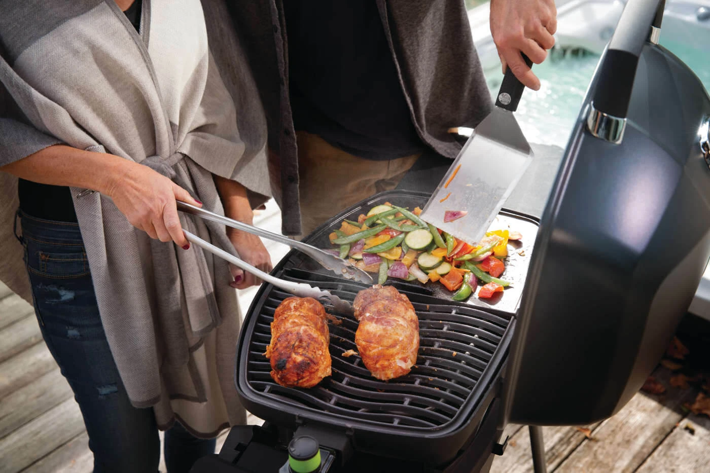 TravelQ™ PRO285E Portable Electric Grill PRO285EBK