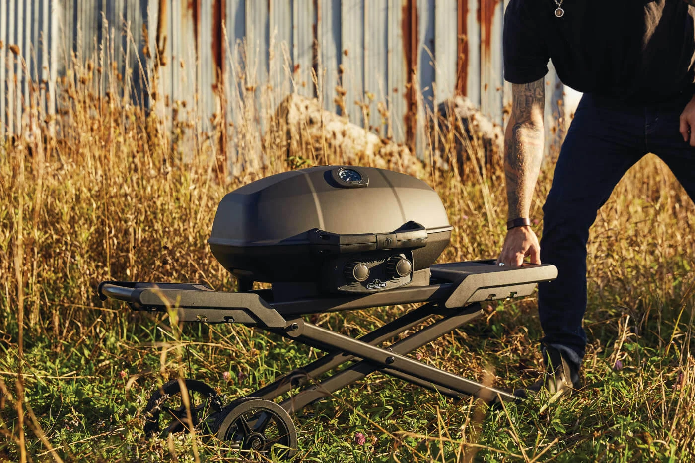Phantom TravelQ™ PRO 285 Portable Gas Grill with Scissor Cart PRO285XMKPHM