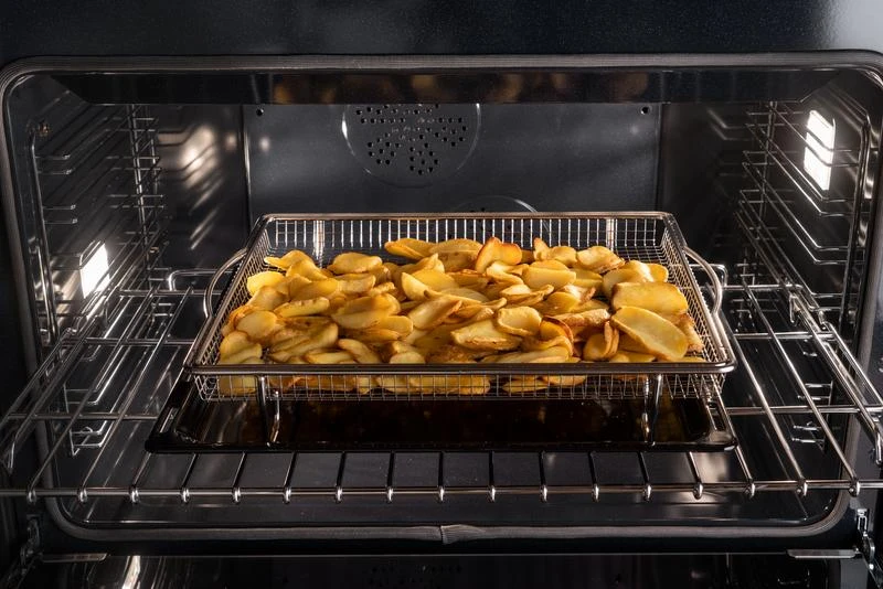 36 inch Induction Range, 5 Heating Zones and Cast Iron Griddle, Electric Self-Clean Oven PRO365ICFEPCAT