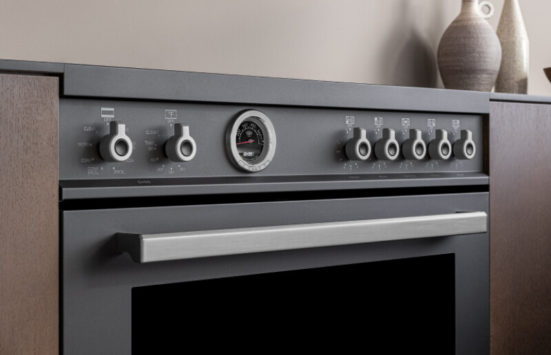 36 inch Induction Range, 5 Heating Zones and Cast Iron Griddle, Electric Self-Clean Oven PRO365ICFEPNET
