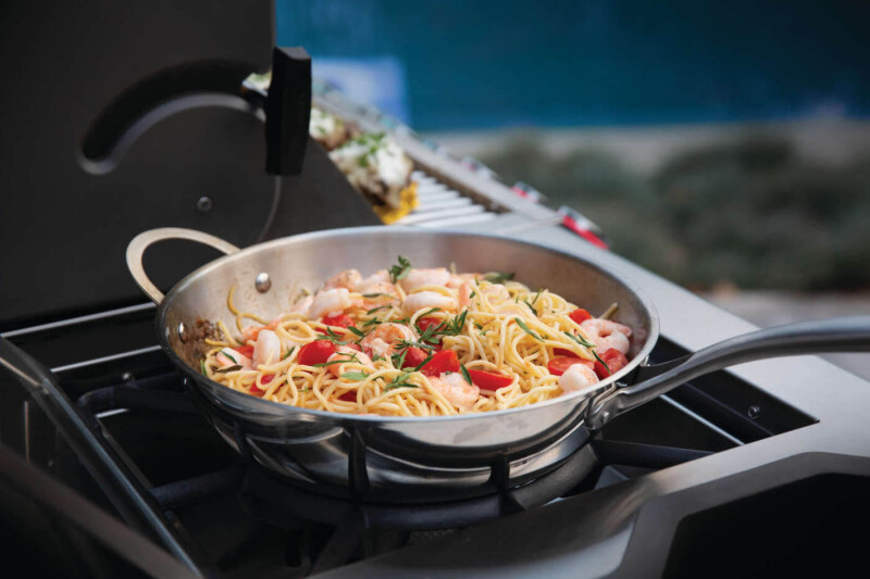 Classic Prestige® PRO 825 RSBI with Power Side Burner, Infrared Rear & Bottom Burners PRO825RSBINSS3