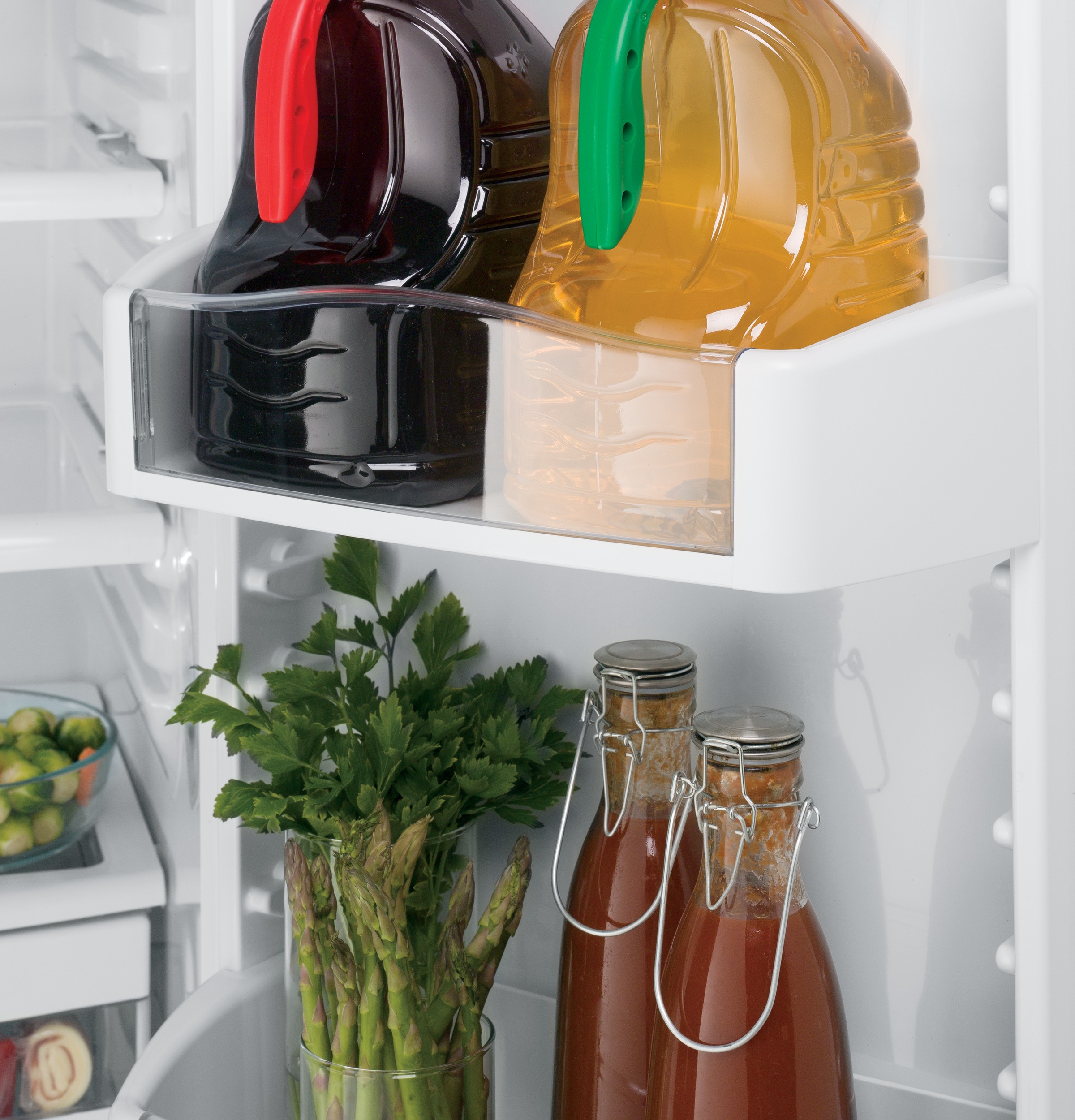 Series 25.9 Cu. Ft. Side-by-Side Refrigerator PSE26KGEWW, product image 8 of 11