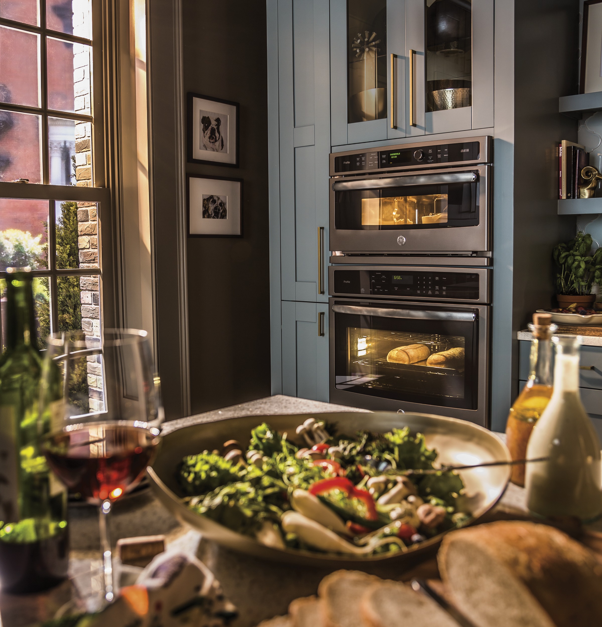 Series 30" Built-In Single Convection Wall Oven PT7050EHES