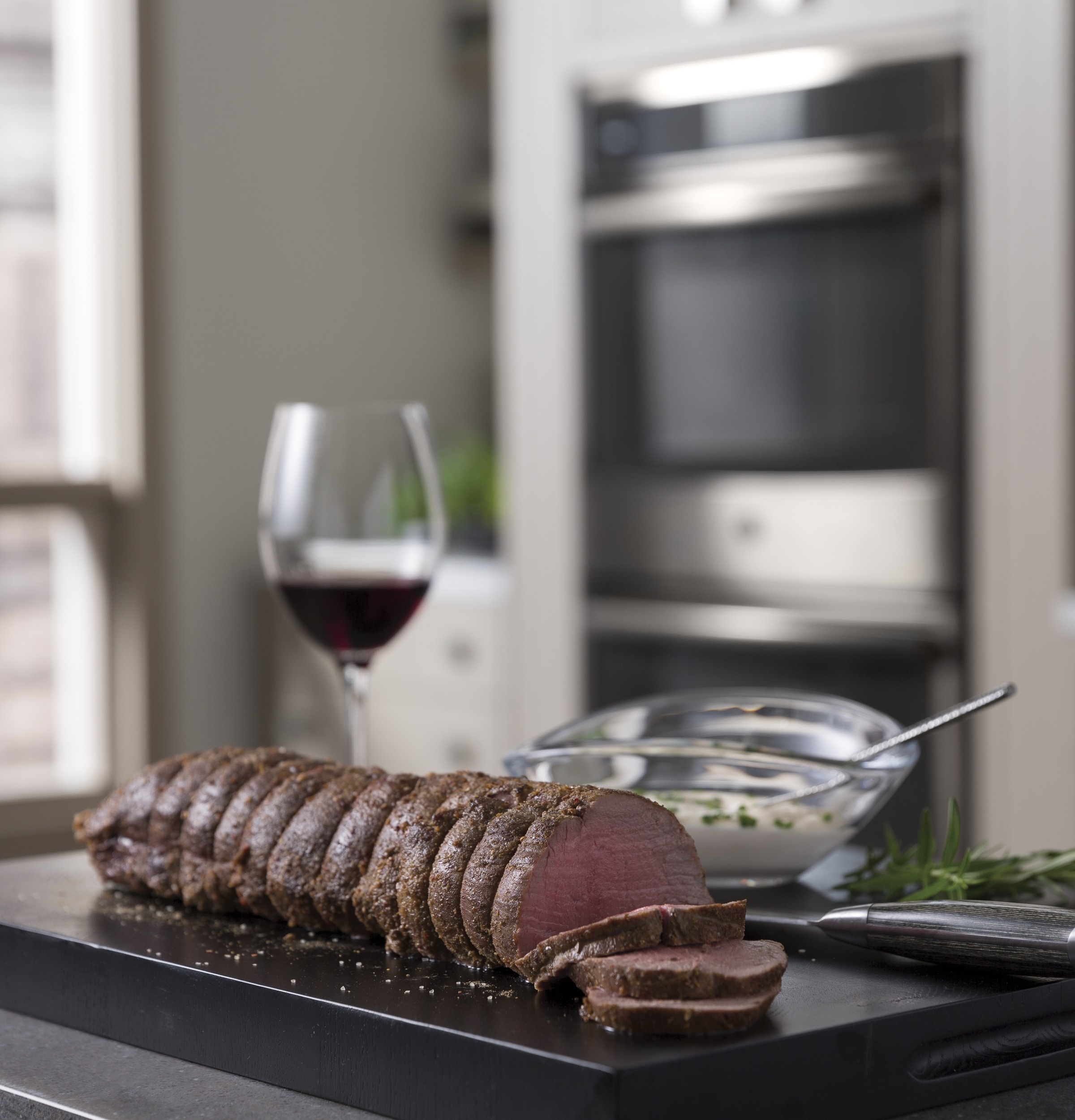 Series 30" Built-In Single Convection Wall Oven PT9051BLTS