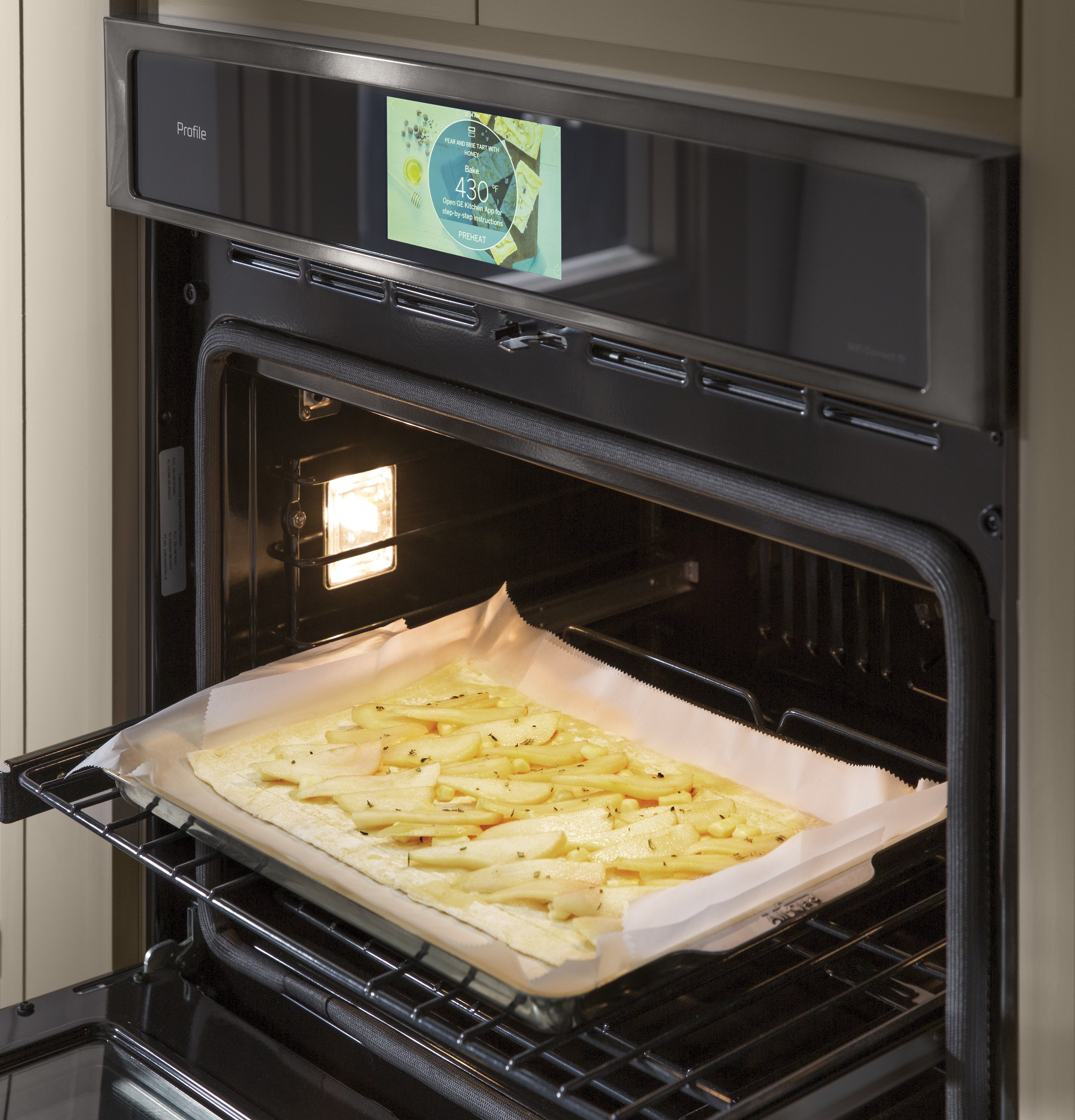 Series 30" Built-In Single Convection Wall Oven PT9051BLTS