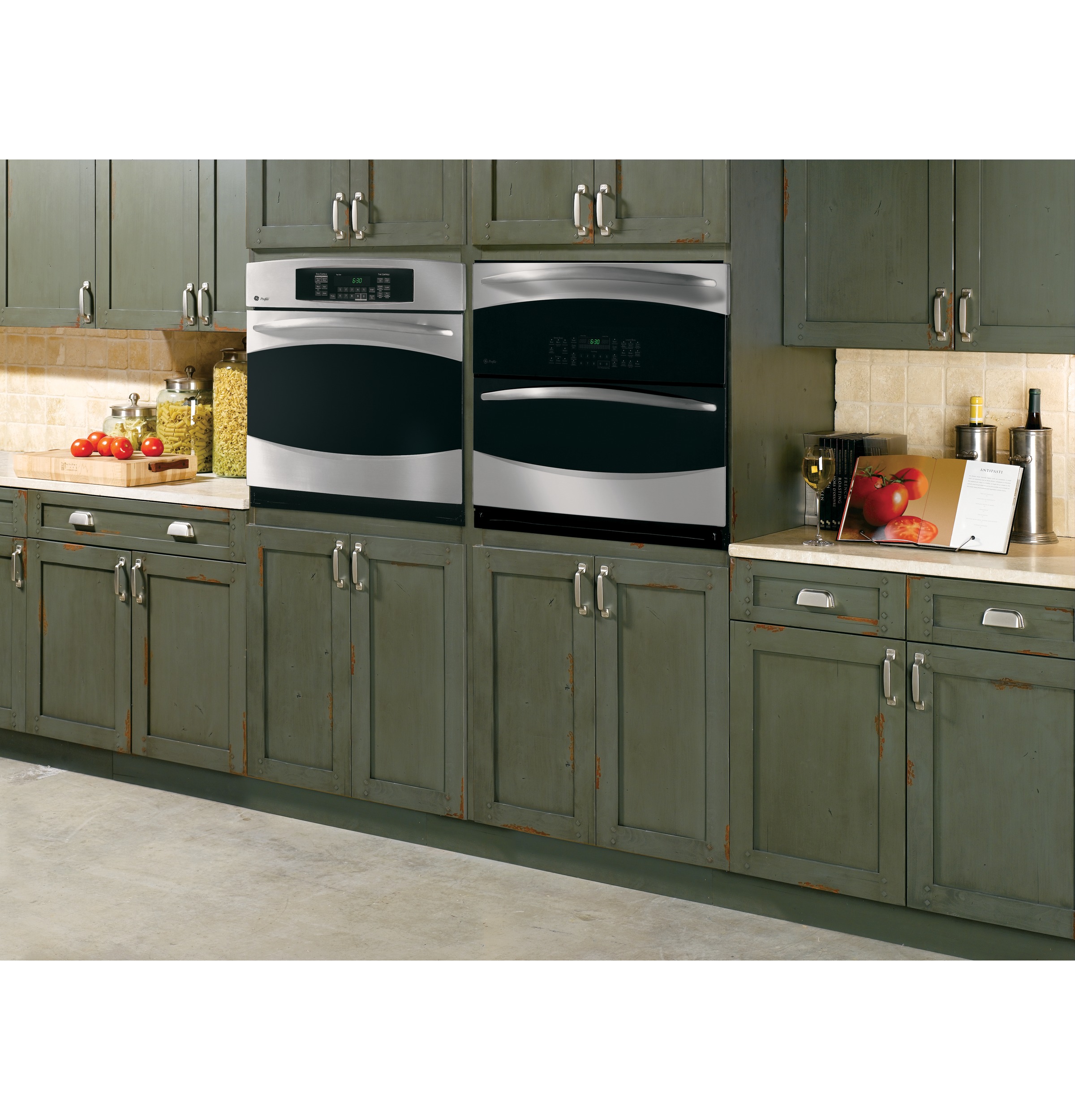 Series 30" Built-In Single/Double Convection Wall Oven PT925SNSS