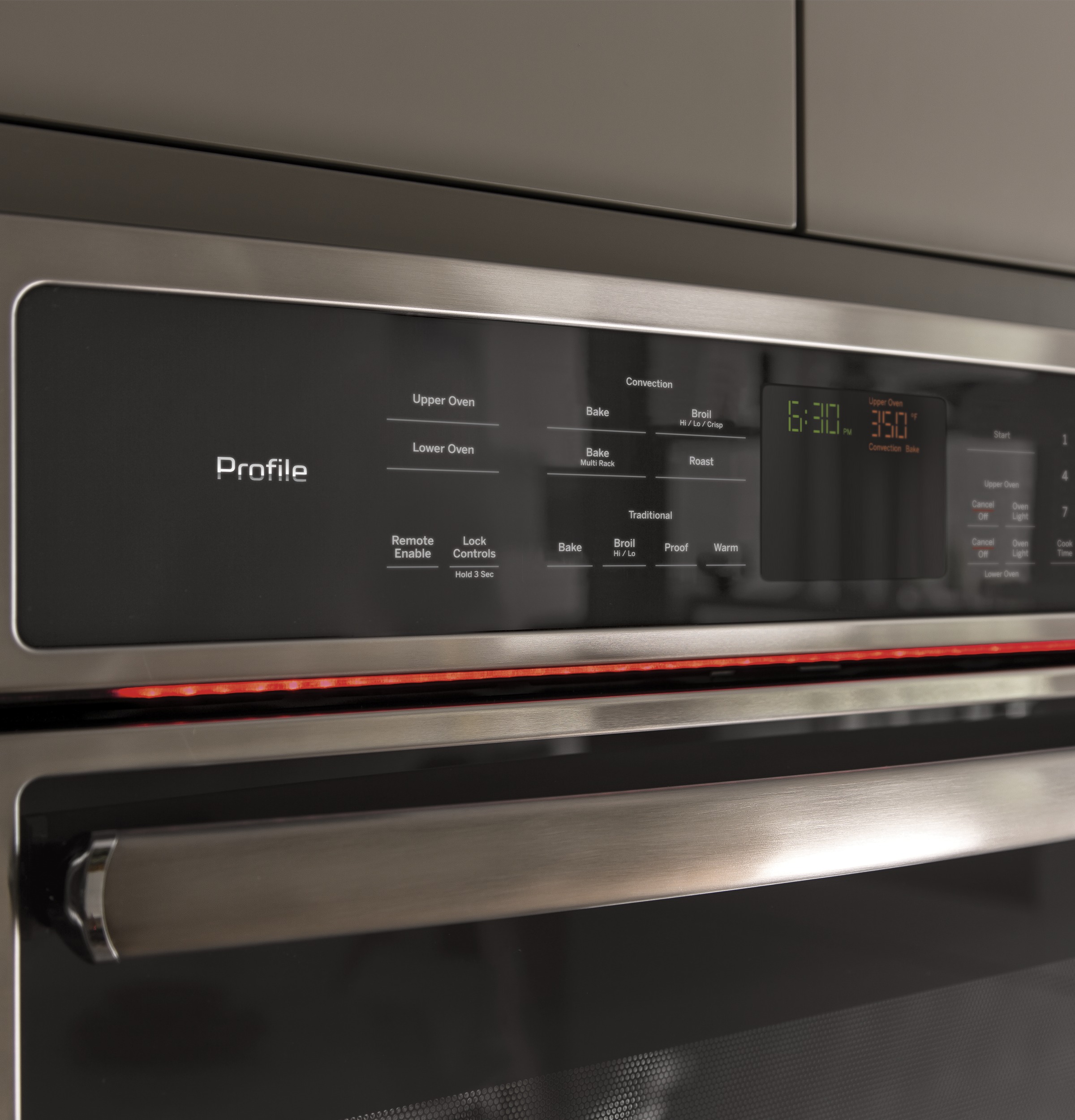 Series 30" Built-In Double Convection Wall Oven PT9550SFSS