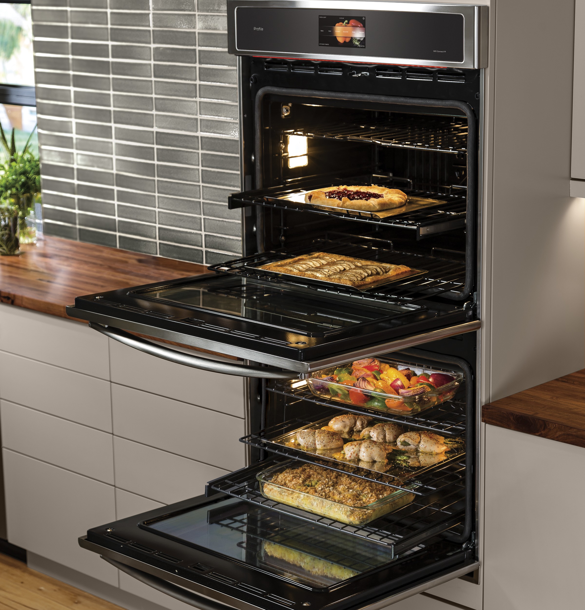 Series 30" Built-In Double Convection Wall Oven PT9551SLSS