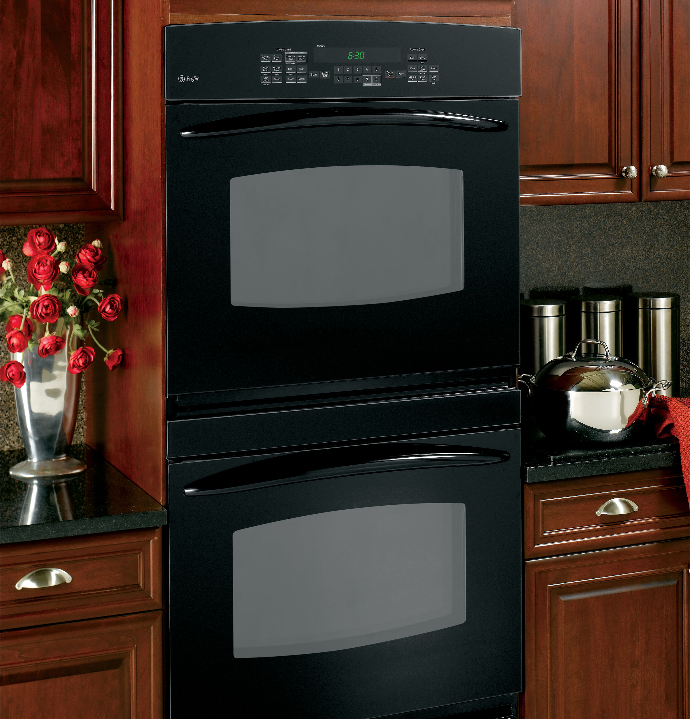 30" Built-In Double Convection/Thermal Wall Oven PT956DRBB