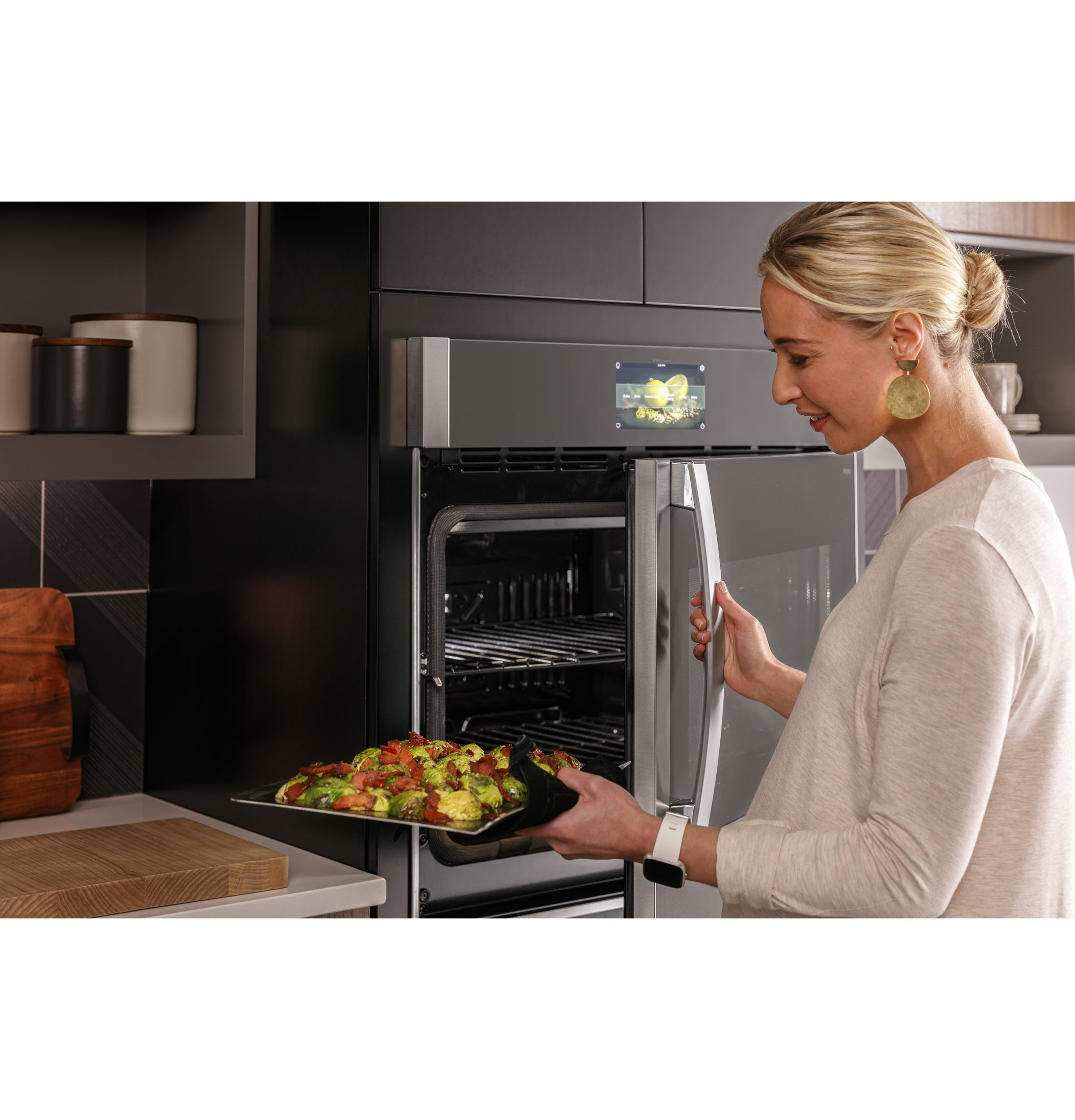 30" Smart Built-In Convection Single Wall Oven with Left-Hand Side-Swing Doors view 5