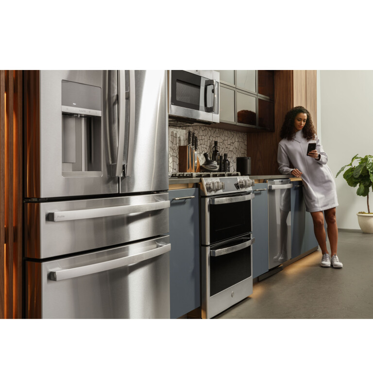 27.9 Cu. Ft. Smart Fingerprint Resistant 4-Door French-Door Refrigerator with Door In Door view 18
