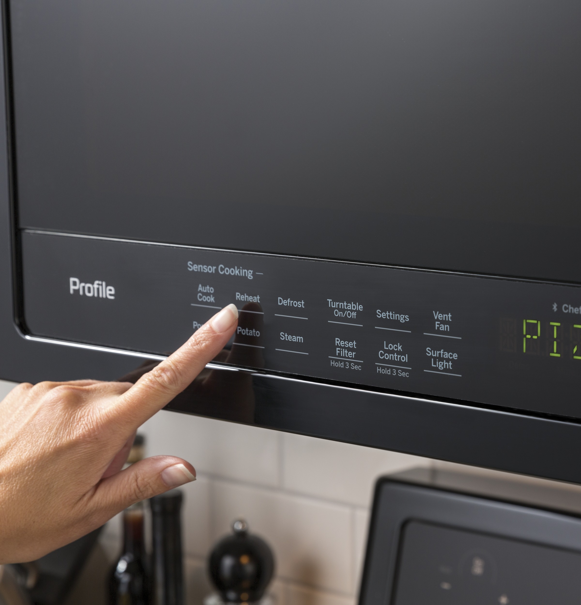 Series 2.1 Cu. Ft. Over-the-Range Sensor Microwave Oven PVM9005DJBB