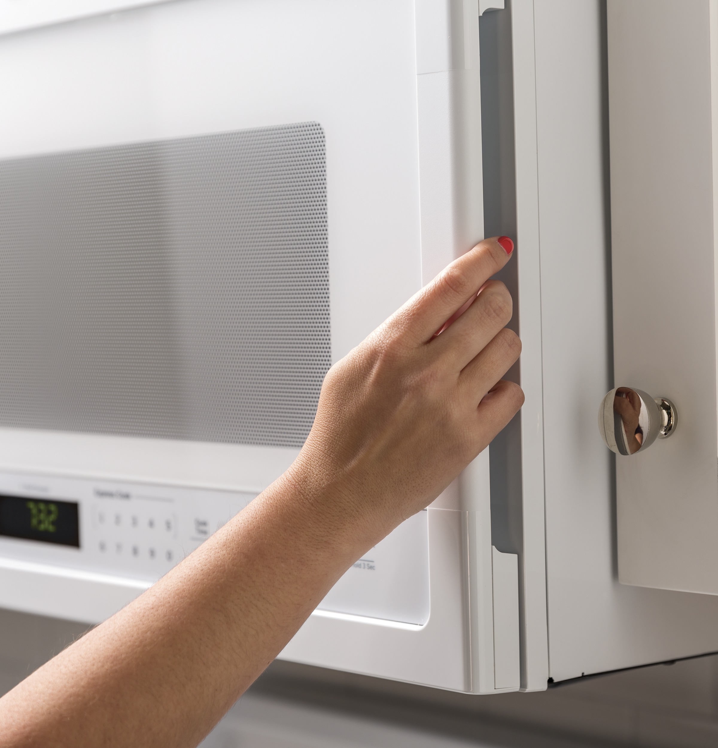 Series 2.1 Cu. Ft. Over-the-Range Sensor Microwave Oven PVM9005DJWW