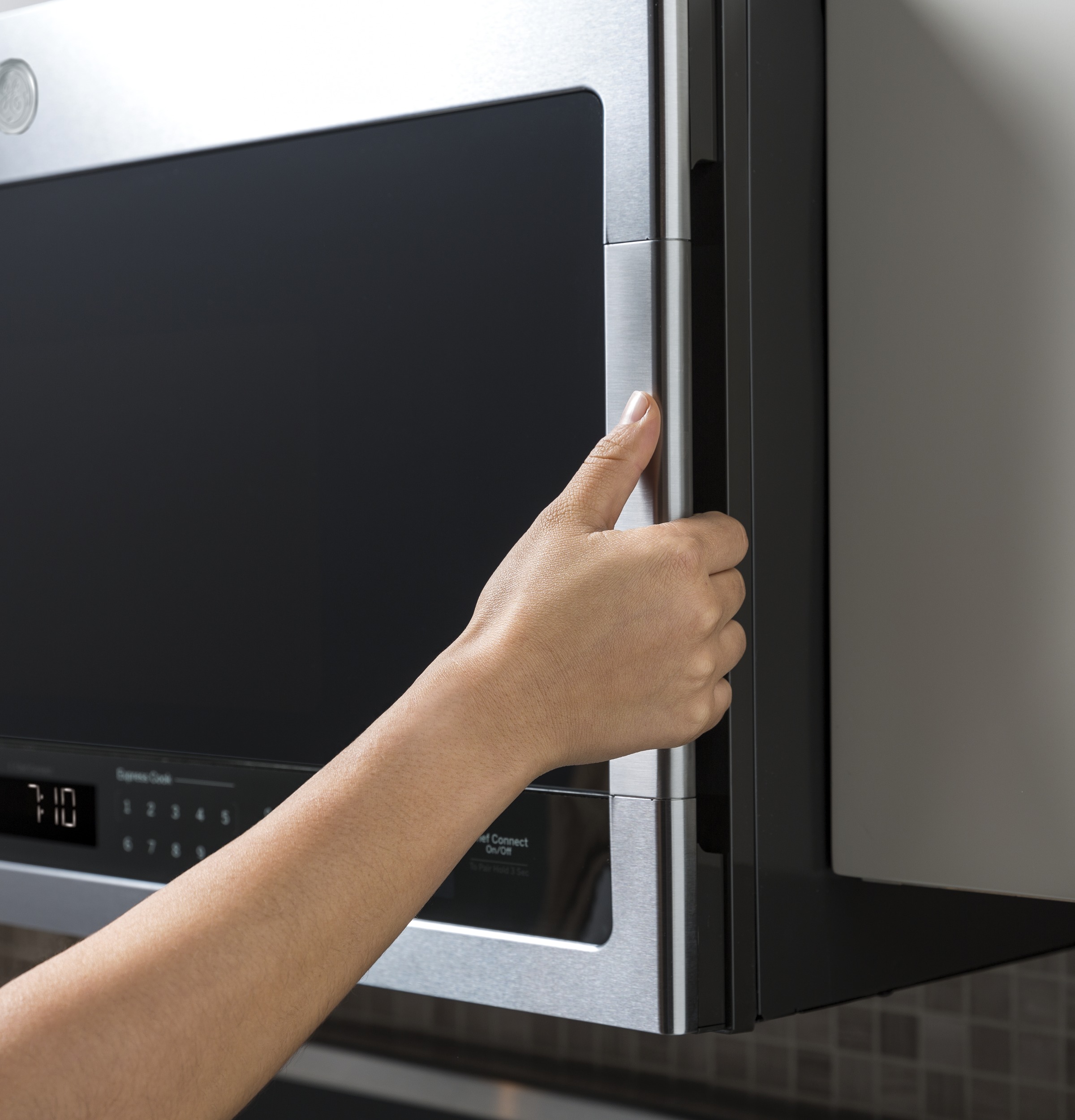2.1 Cu. Ft. Over-the-Range Sensor Microwave Oven view 6