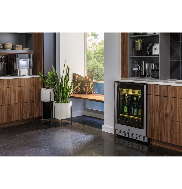 155-Can or 52-Bottle Beverage Center view 21
