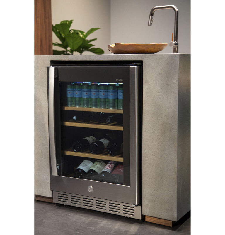 155-Can or 52-Bottle Beverage Center view 7