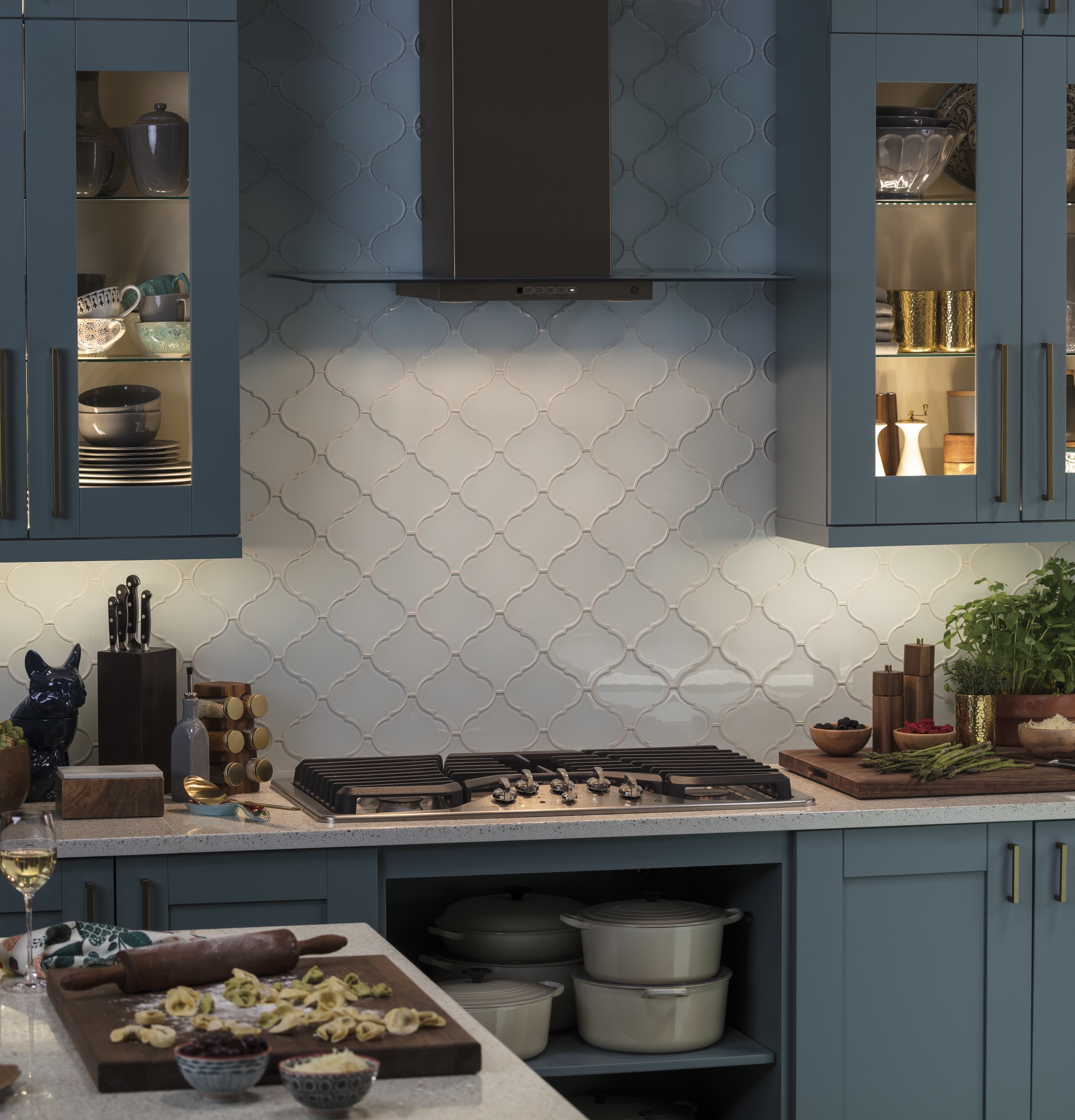 Series 36" Wall-Mount Glass Canopy Chimney Hood PVW7361EJES