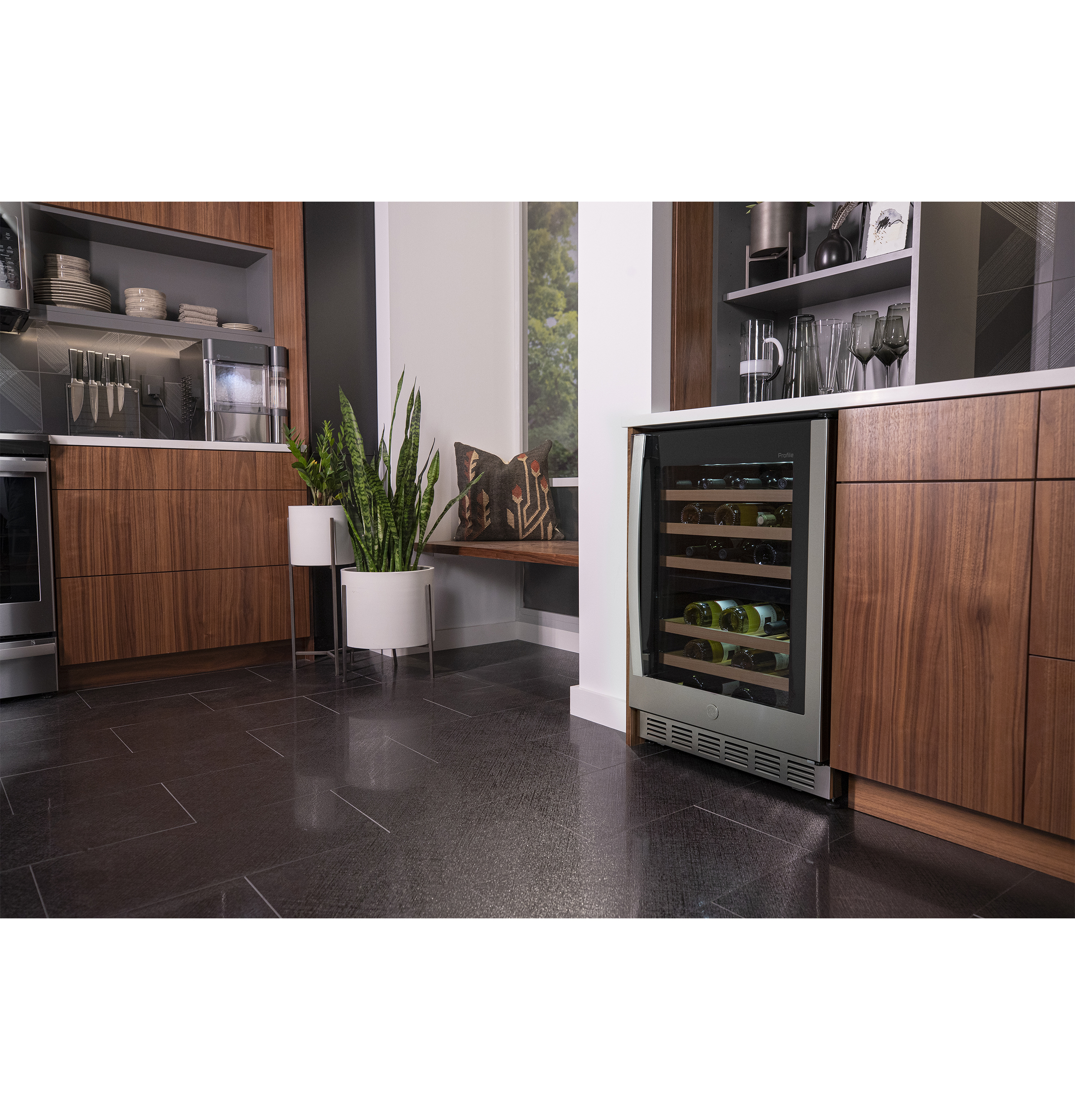 44-Bottle Dual Zone Wine Cooler view 11