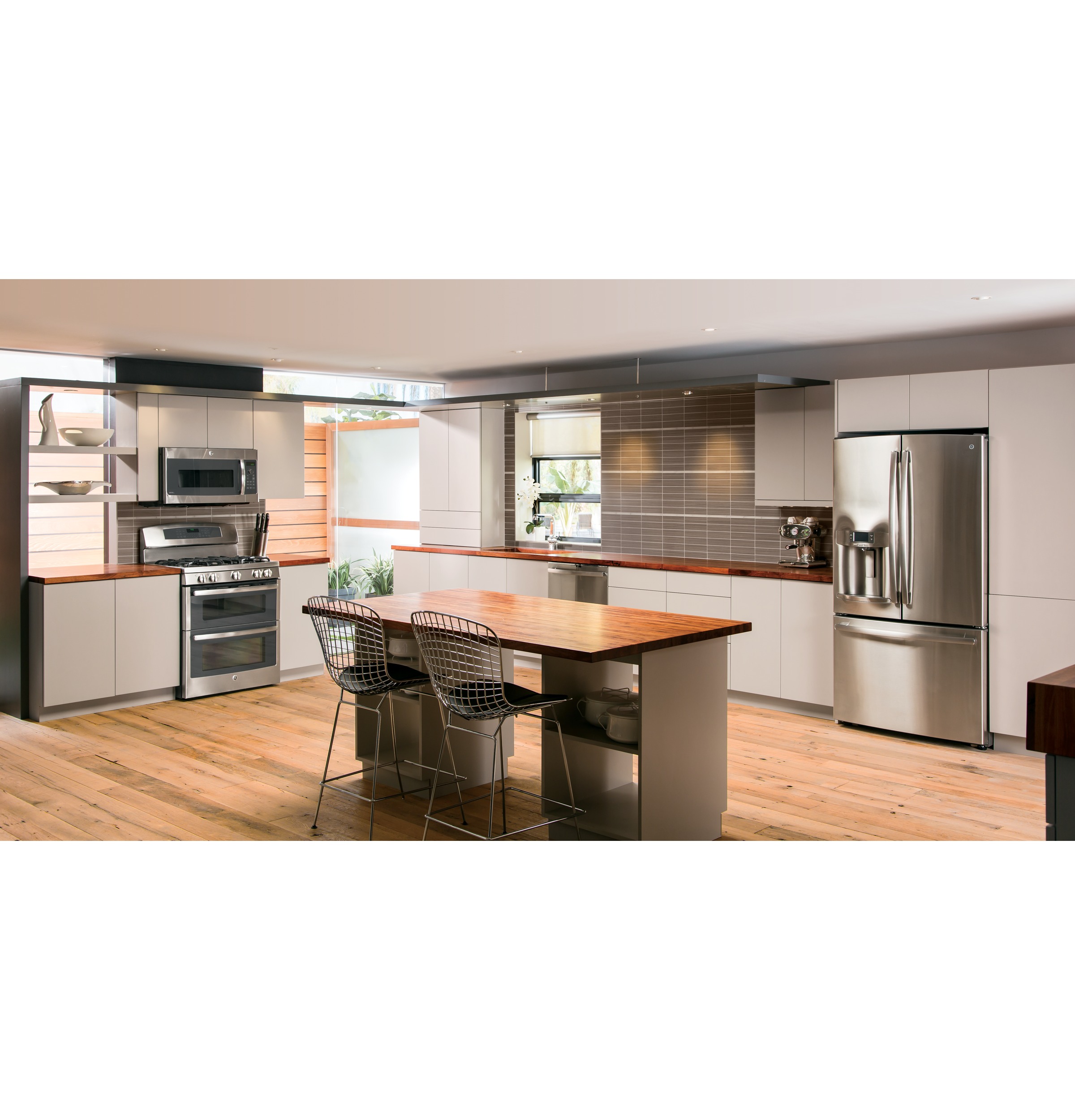 Series 22.1 Cu. Ft. Counter-Depth French-Door Refrigerator PYE22PSHSS