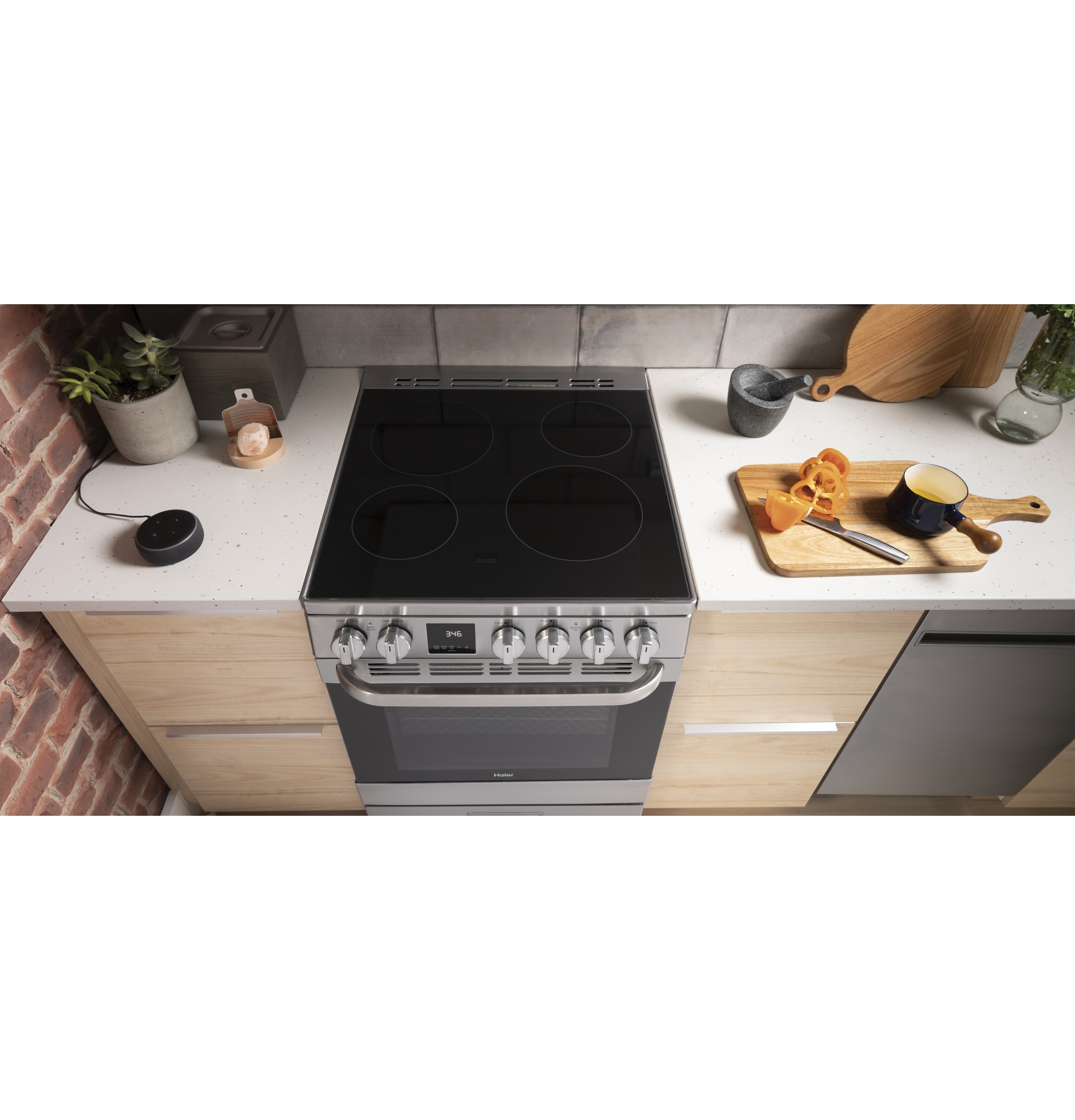 Haier ENERGY STAR® 24" 2.9 Cu. Ft. Electric RangeHaier ENERGY STAR® 24" 2.9 Cu. Ft. Electric Range view 37