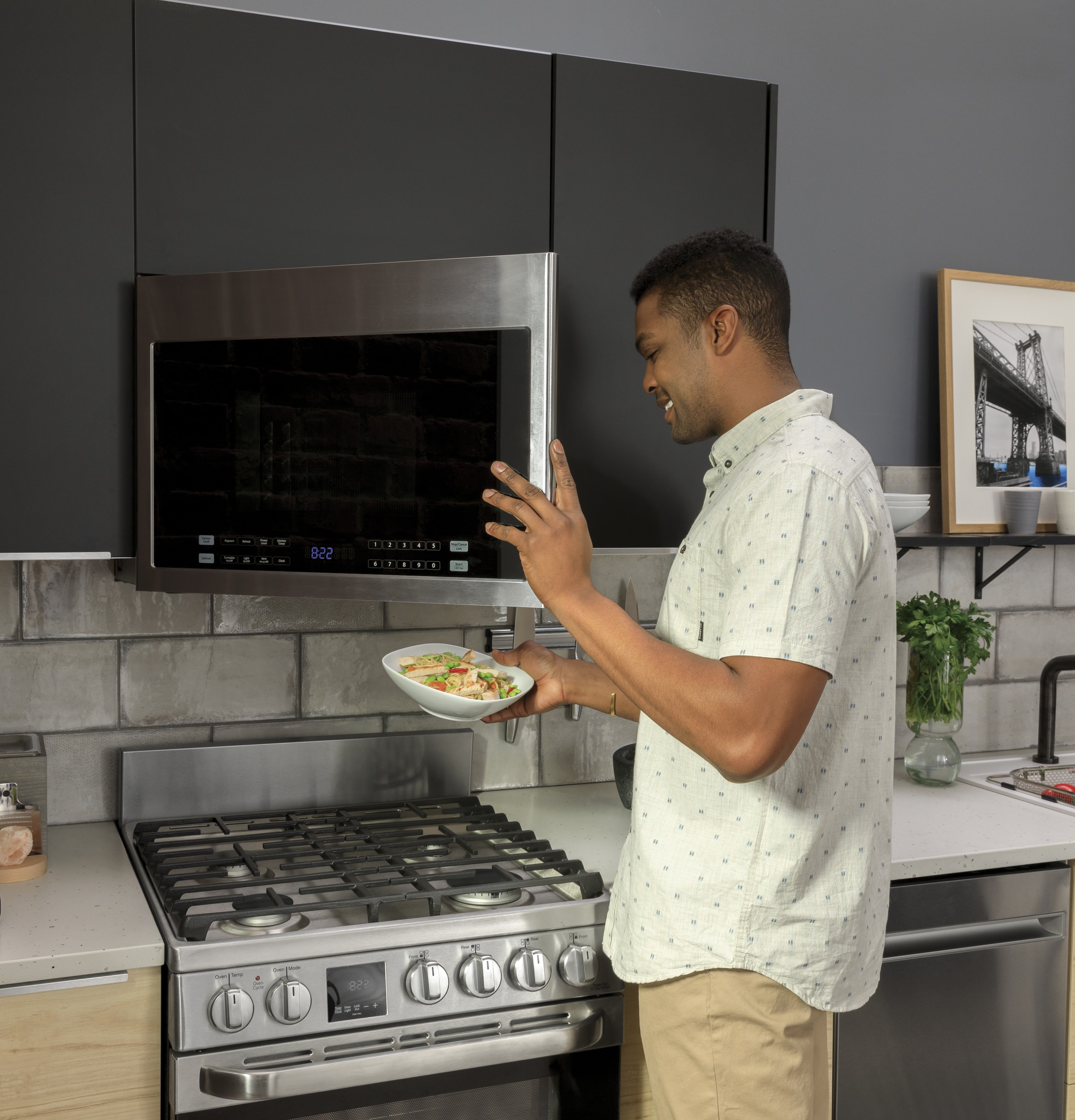 Haier ENERGY STAR® 24" 2.9 Cu. Ft. Electric RangeHaier ENERGY STAR® 24" 2.9 Cu. Ft. Electric Range view 22