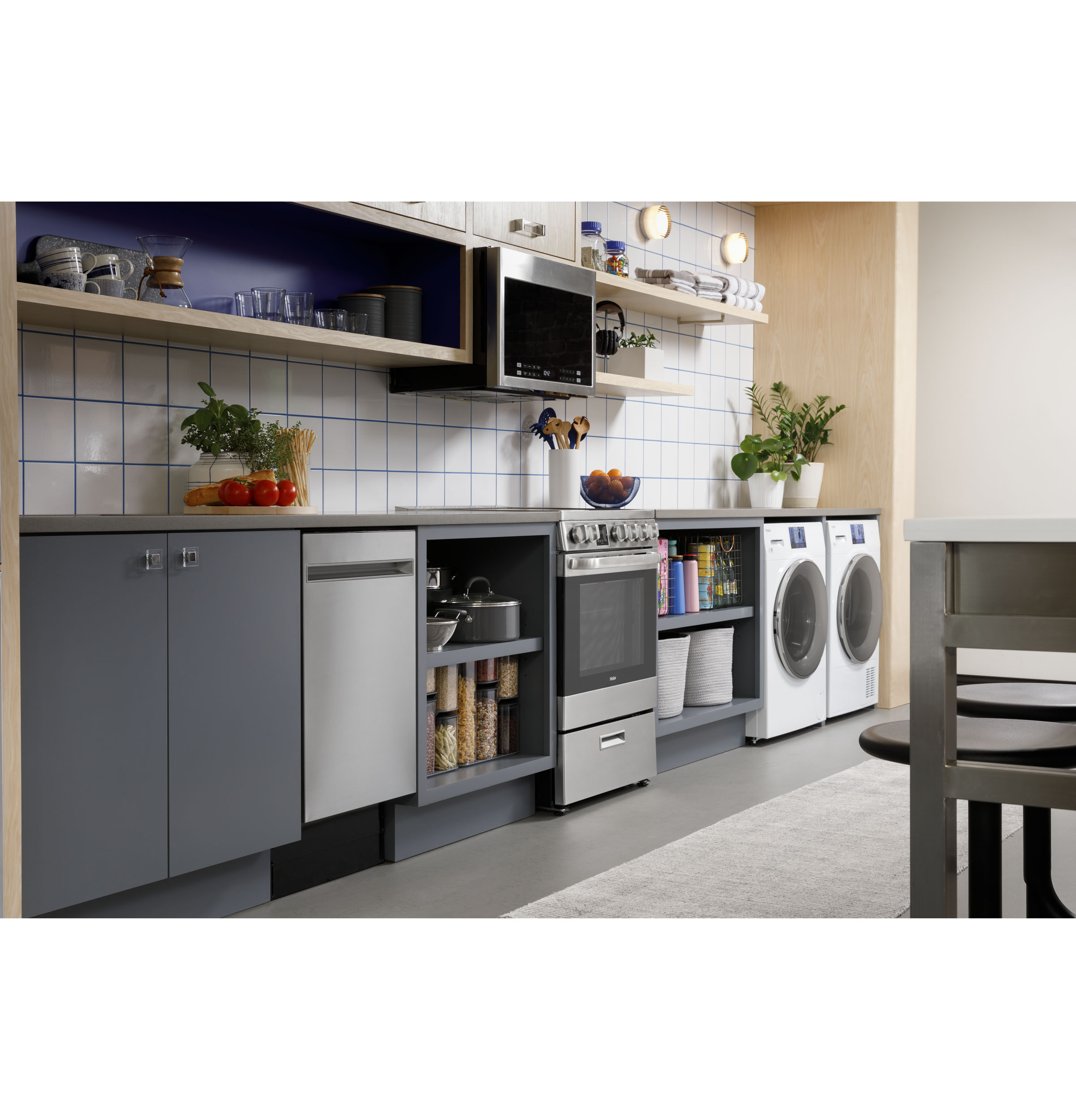 Haier ENERGY STAR® 24" 2.9 Cu. Ft. Electric RangeHaier ENERGY STAR® 24" 2.9 Cu. Ft. Electric Range view 16