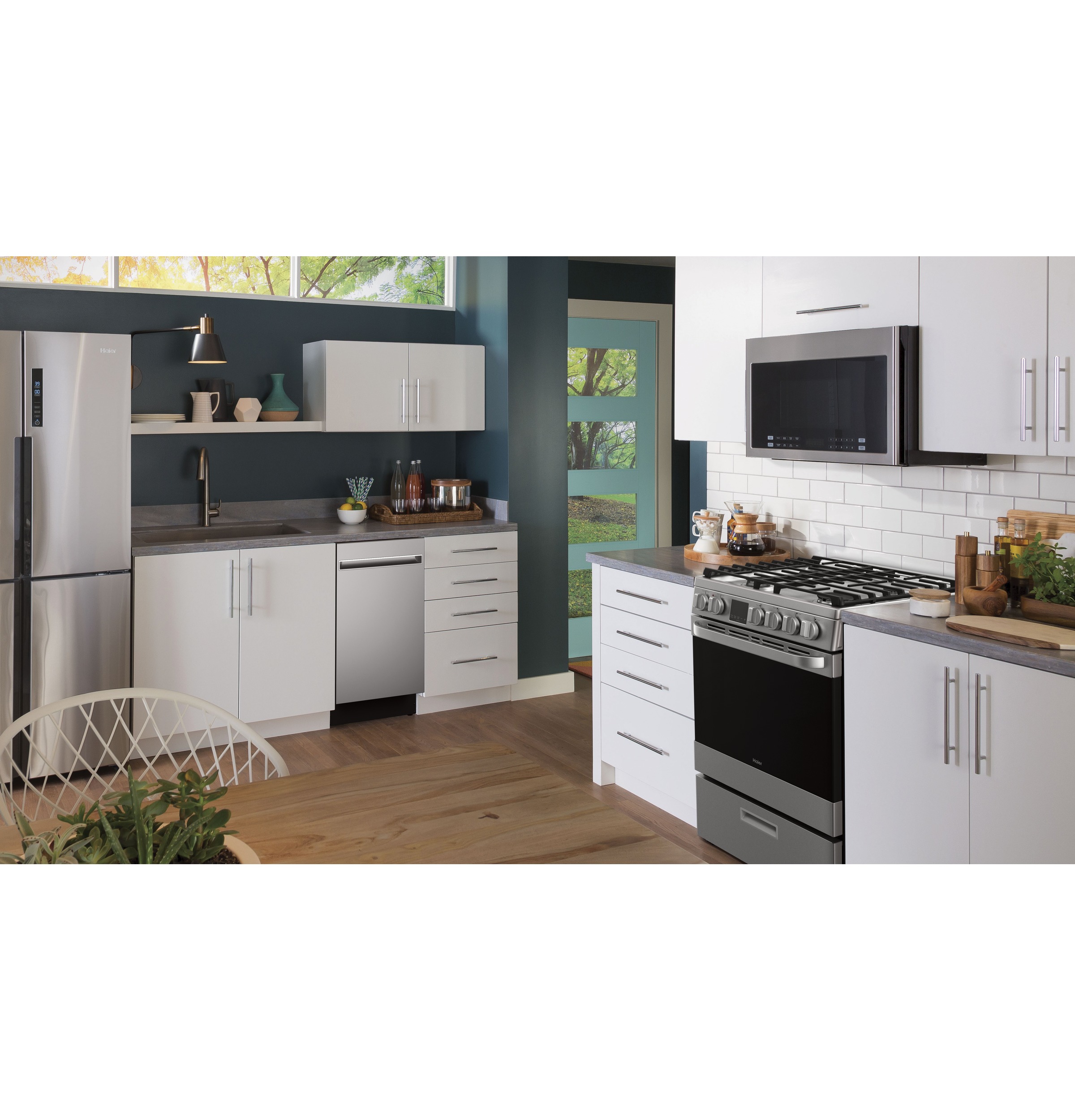 Haier ENERGY STAR® 18" Stainless Steel Interior Dishwasher with Sanitize CycleHaier ENERGY STAR® 18" Stainless Steel Interior Dishwasher with Sanitize Cycle view 29