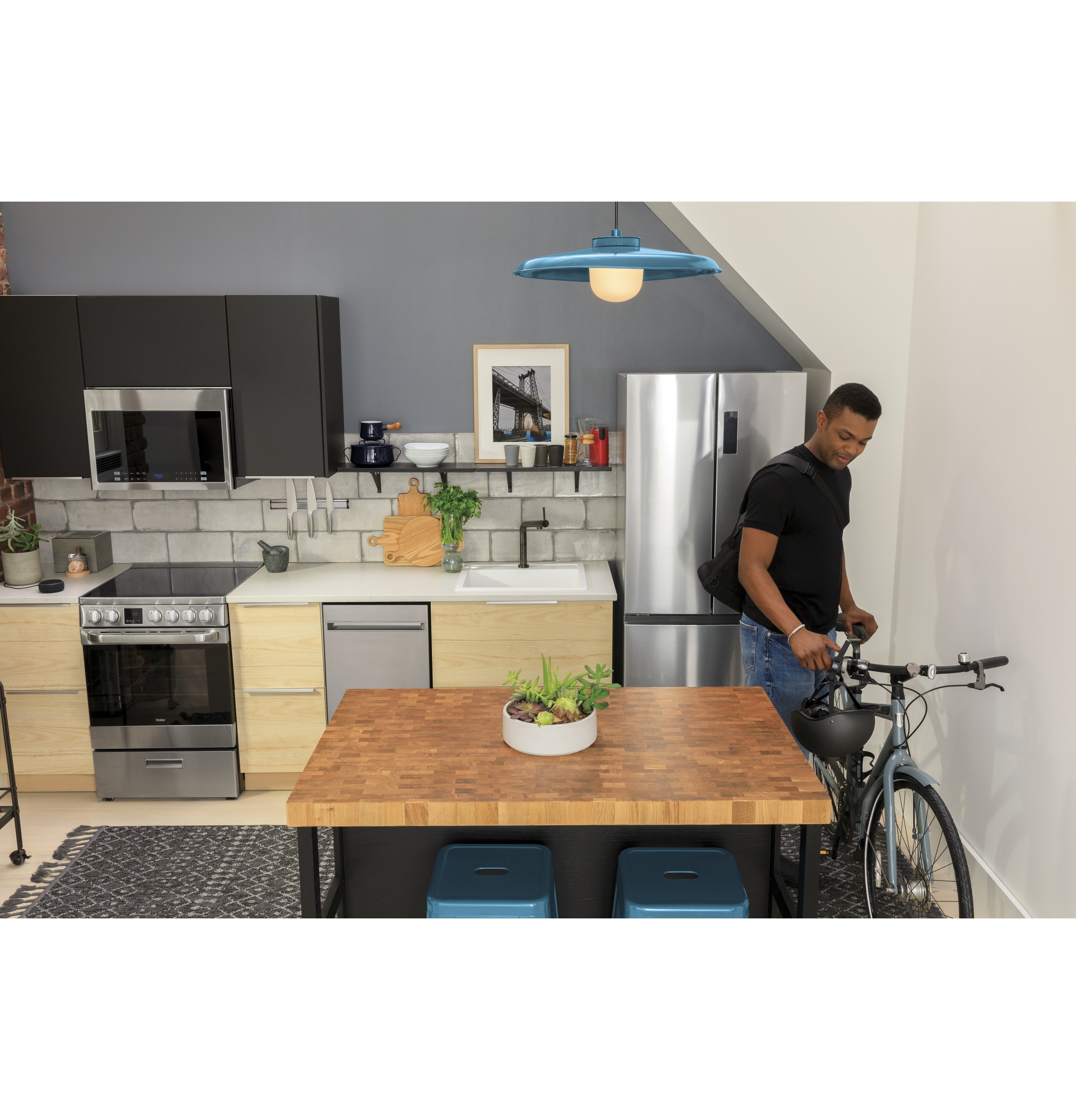 Haier ENERGY STAR® 18" Stainless Steel Interior Dishwasher with Sanitize CycleHaier ENERGY STAR® 18" Stainless Steel Interior Dishwasher with Sanitize Cycle view 35