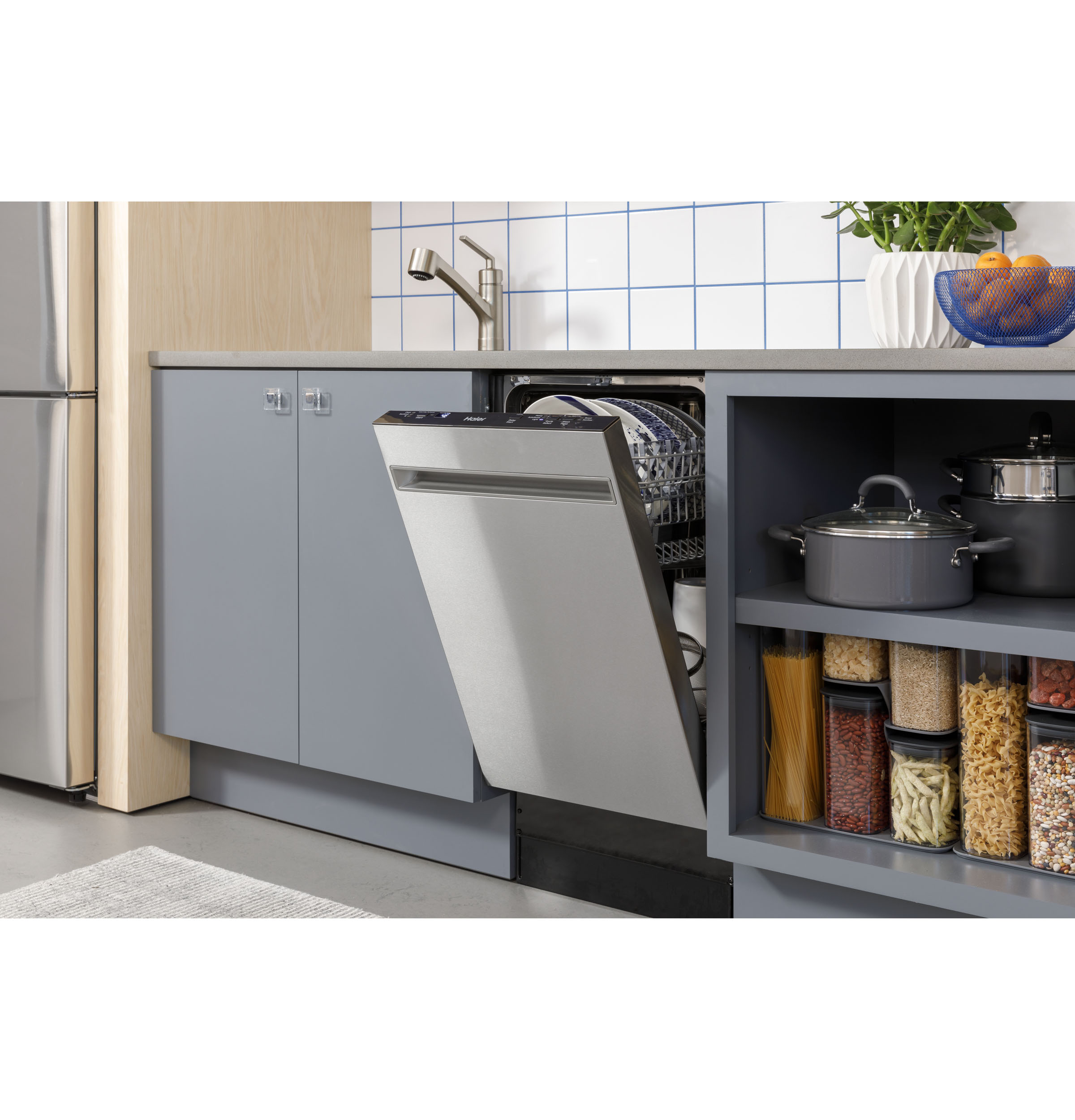 Haier ENERGY STAR® 18" Stainless Steel Interior Dishwasher with Sanitize CycleHaier ENERGY STAR® 18" Stainless Steel Interior Dishwasher with Sanitize Cycle view 43