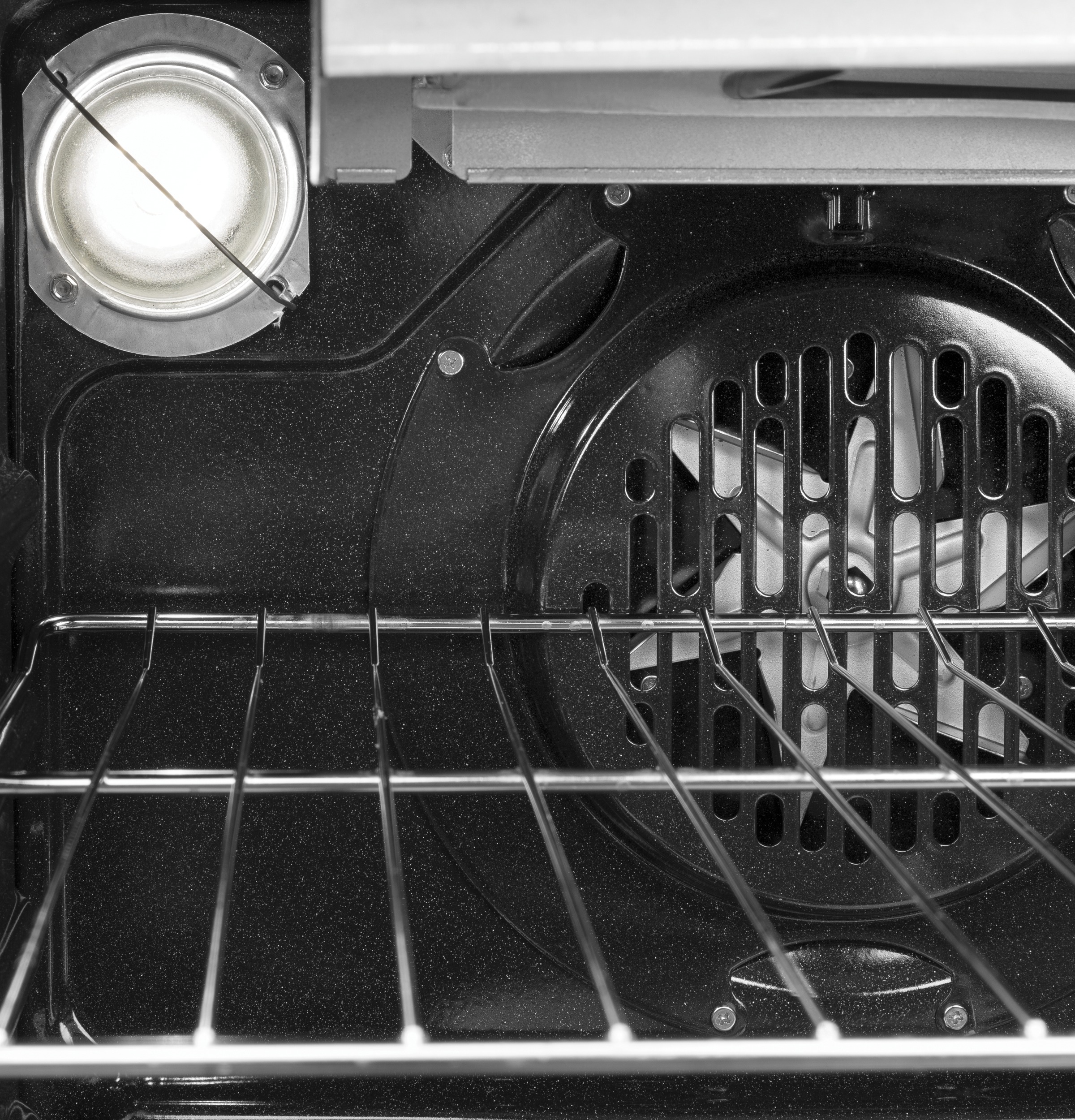 24" 2.9 Cu. Ft. Gas Free-standing Range With Convection And Modular Backguard QGAS740RMSS