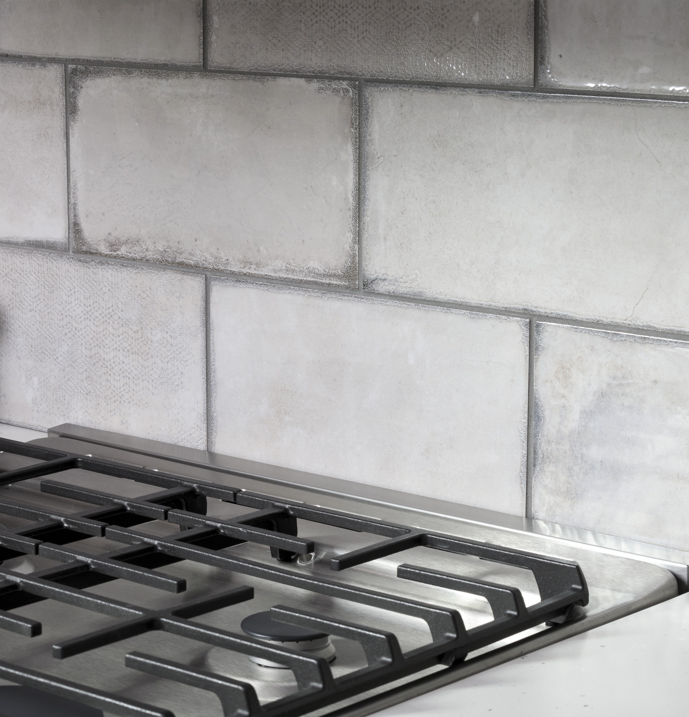 24" 2.9 Cu. Ft. Gas Free-standing Range With Convection And Modular Backguard QGAS740RMSS