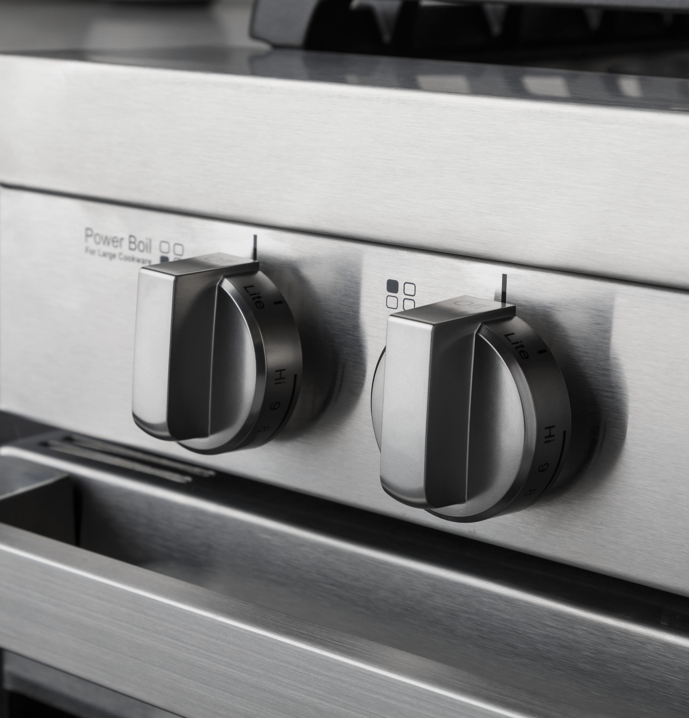 30" Smart Slide-In Gas Range with Convection30" Smart Slide-In Gas Range with Convection QGSS740RNSS