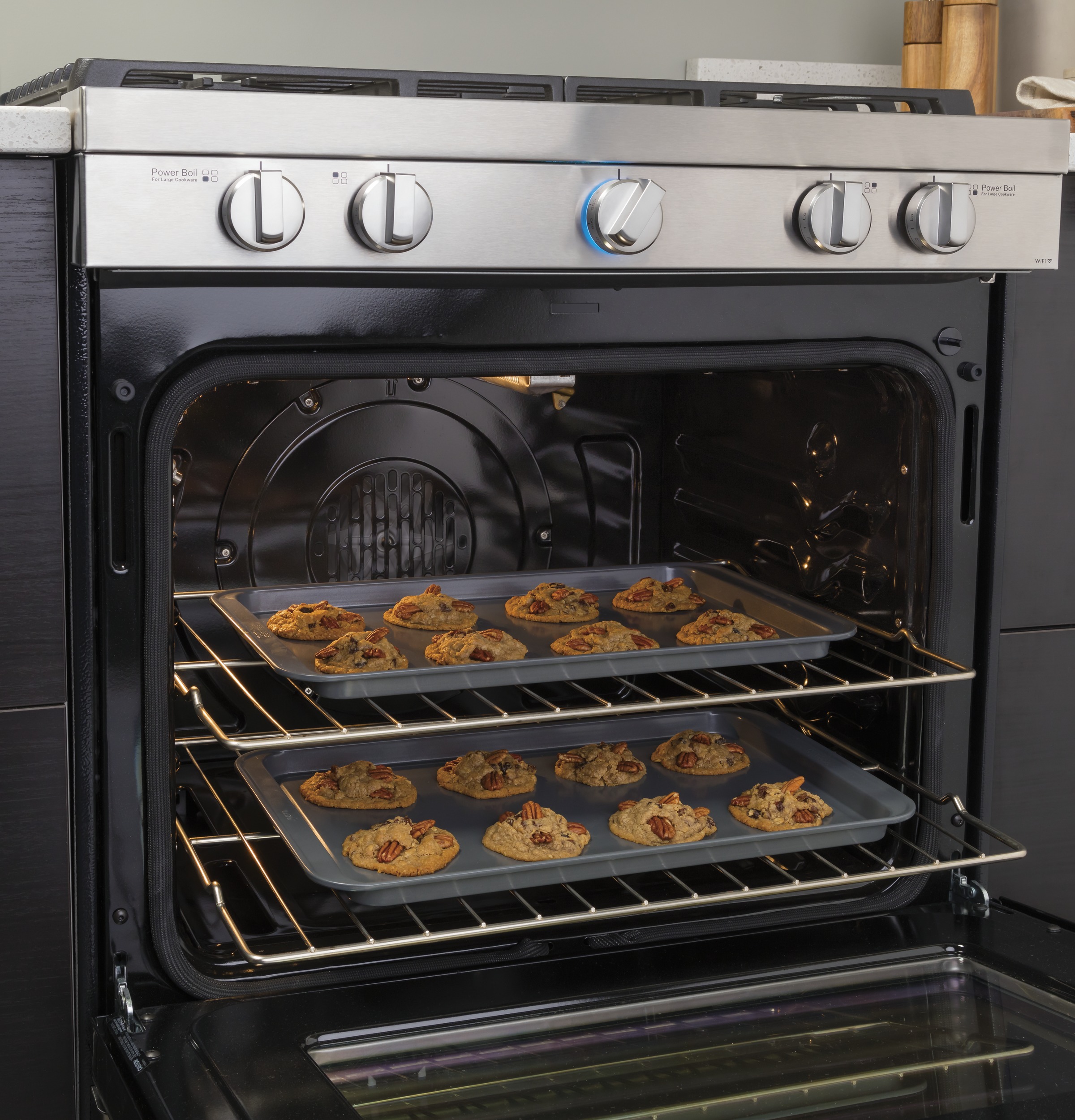 30" Smart Slide-In Gas Range with Convection30" Smart Slide-In Gas Range with Convection QGSS740RNSS