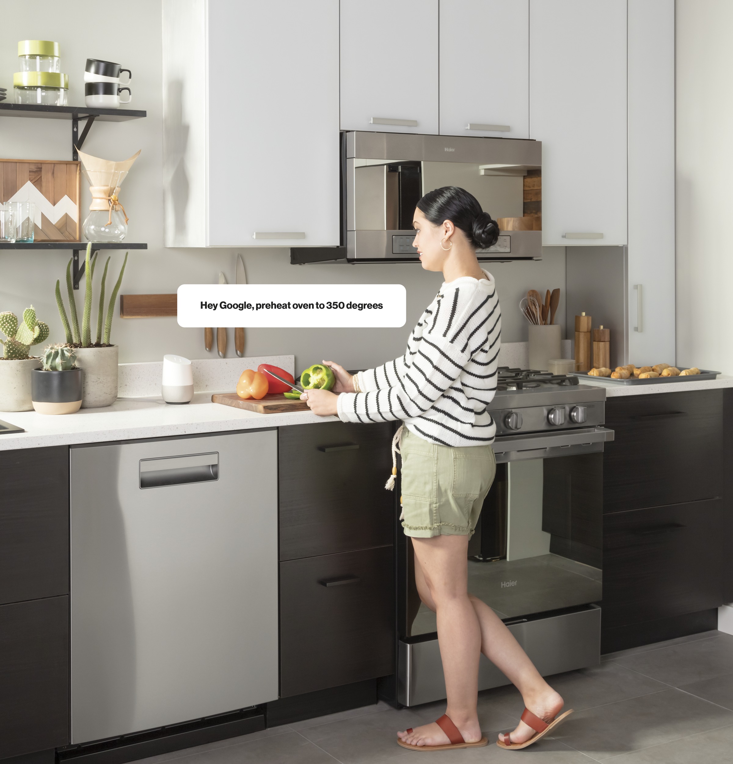 30" Smart Slide-In Gas Range with Convection30" Smart Slide-In Gas Range with Convection QGSS740RNSS