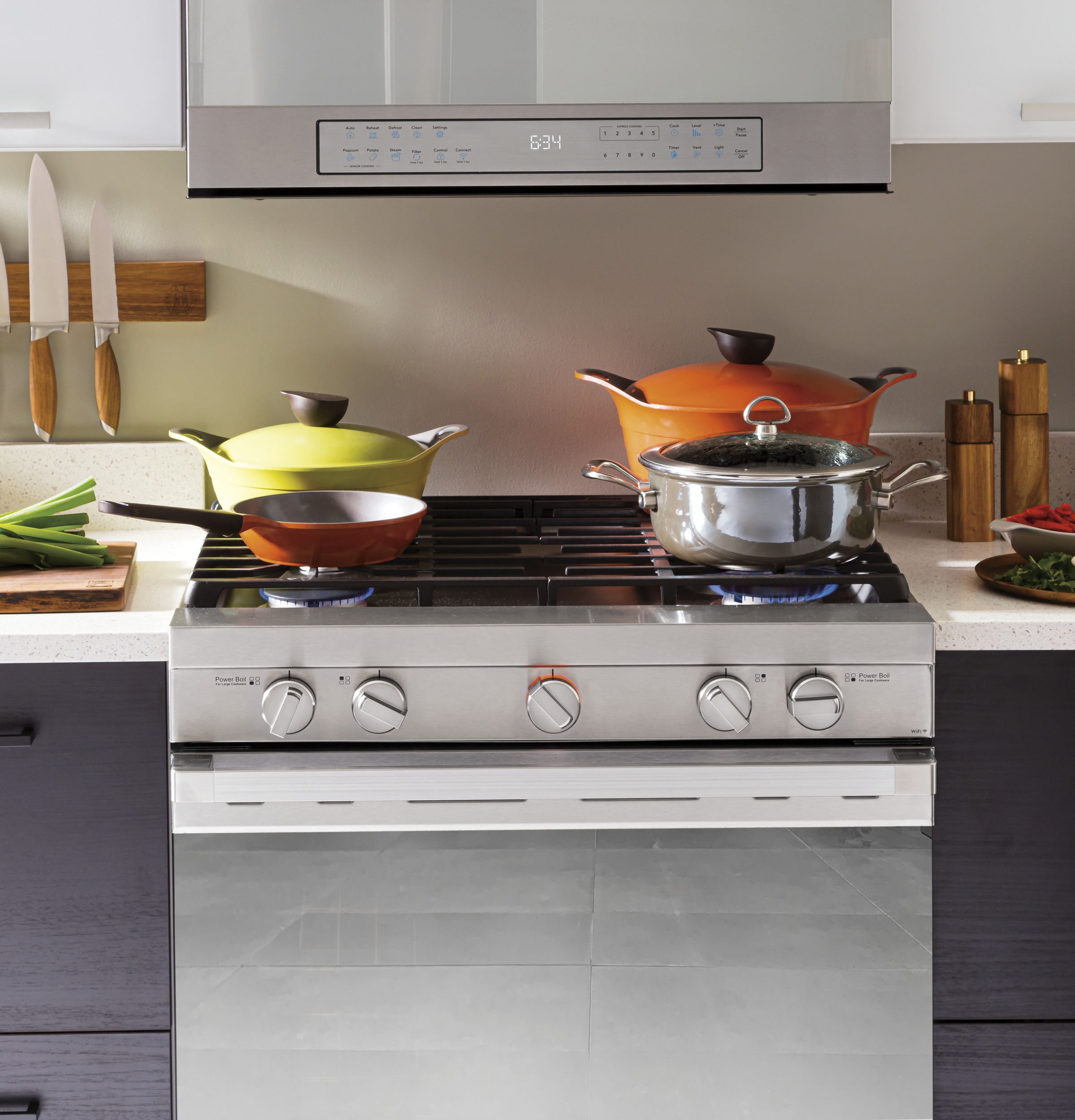 30" Smart Slide-In Gas Range with Convection30" Smart Slide-In Gas Range with Convection QGSS740RNSS