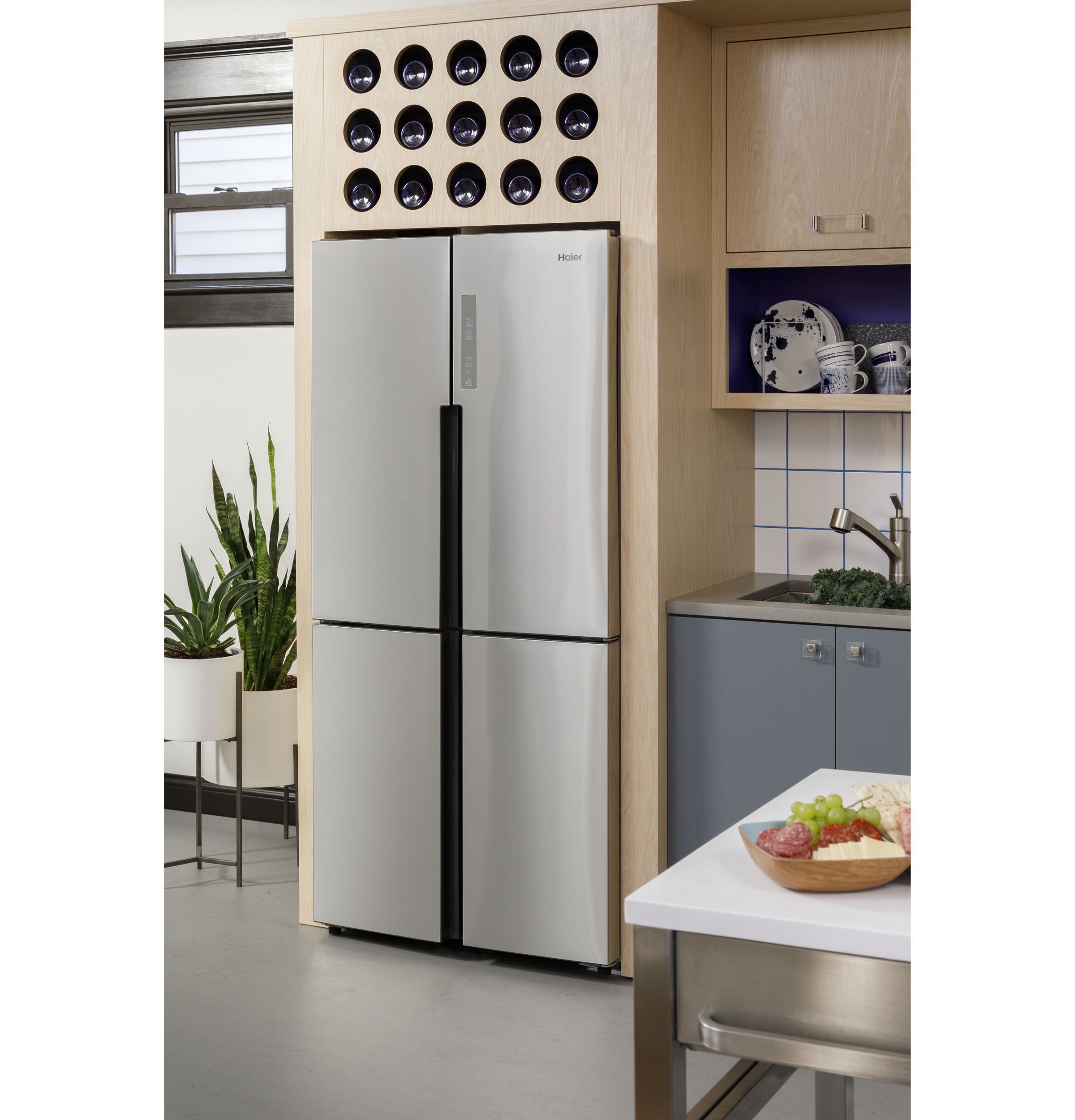 Haier ENERGY STAR® 16.8 Cu. Ft. Quad Door RefrigeratorHaier ENERGY STAR® 16.8 Cu. Ft. Quad Door Refrigerator view 17