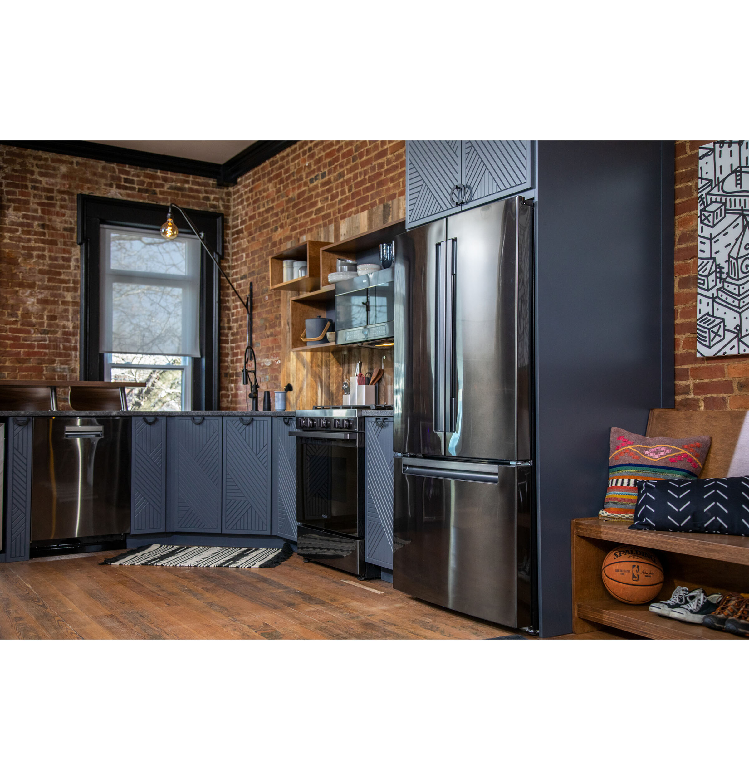 Haier ENERGY STAR® 27.0 Cu. Ft. French-Door RefrigeratorHaier ENERGY STAR® 27.0 Cu. Ft. French-Door Refrigerator view 10