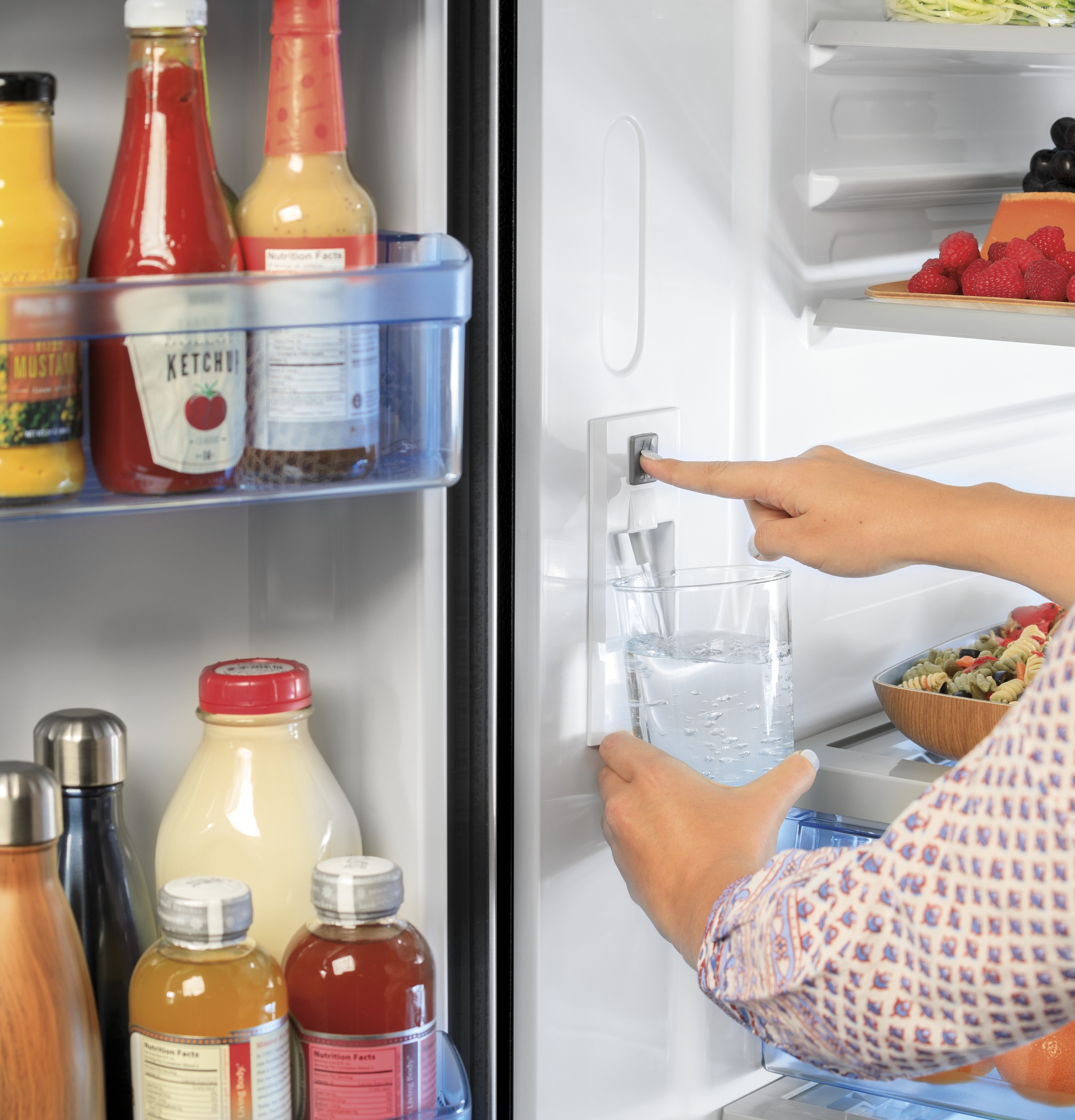ENERGY STAR® 27.0 Cu. Ft. French-Door RefrigeratorENERGY STAR® 27.0 Cu. Ft. French-Door Refrigerator QNE27JSMSS