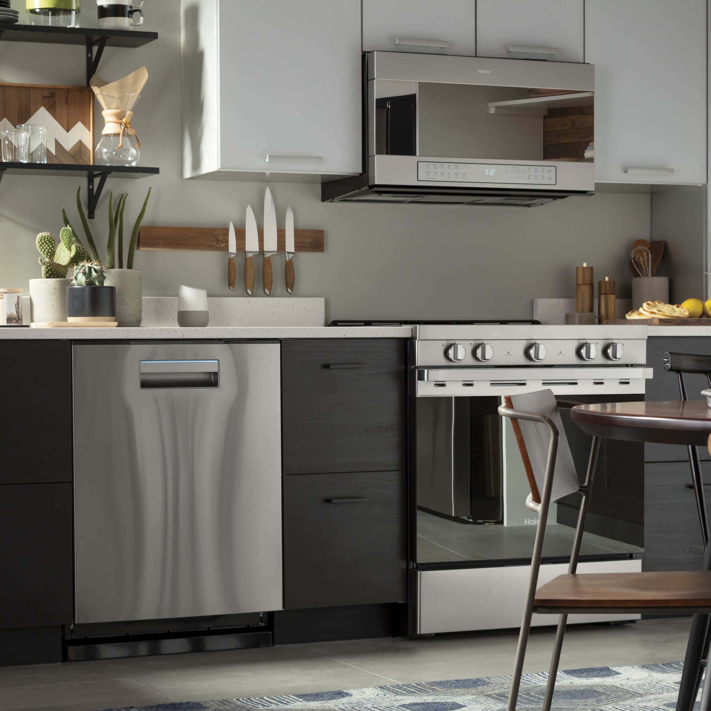 30" Smart Slide-In Electric Range with Convection30" Smart Slide-In Electric Range with Convection QSS740RNSS
