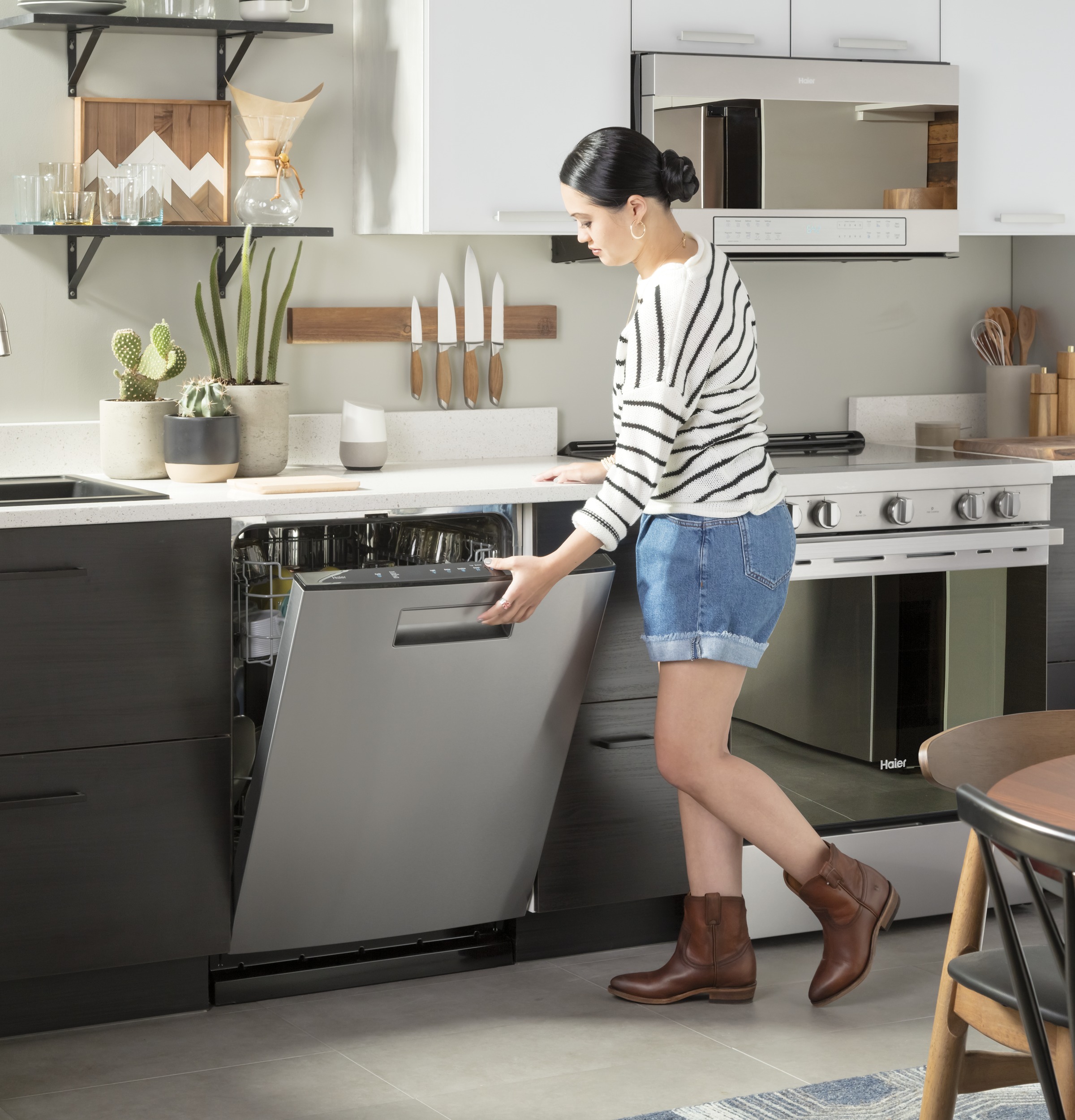30" Smart Slide-In Electric Range with Convection30" Smart Slide-In Electric Range with Convection QSS740RNSS