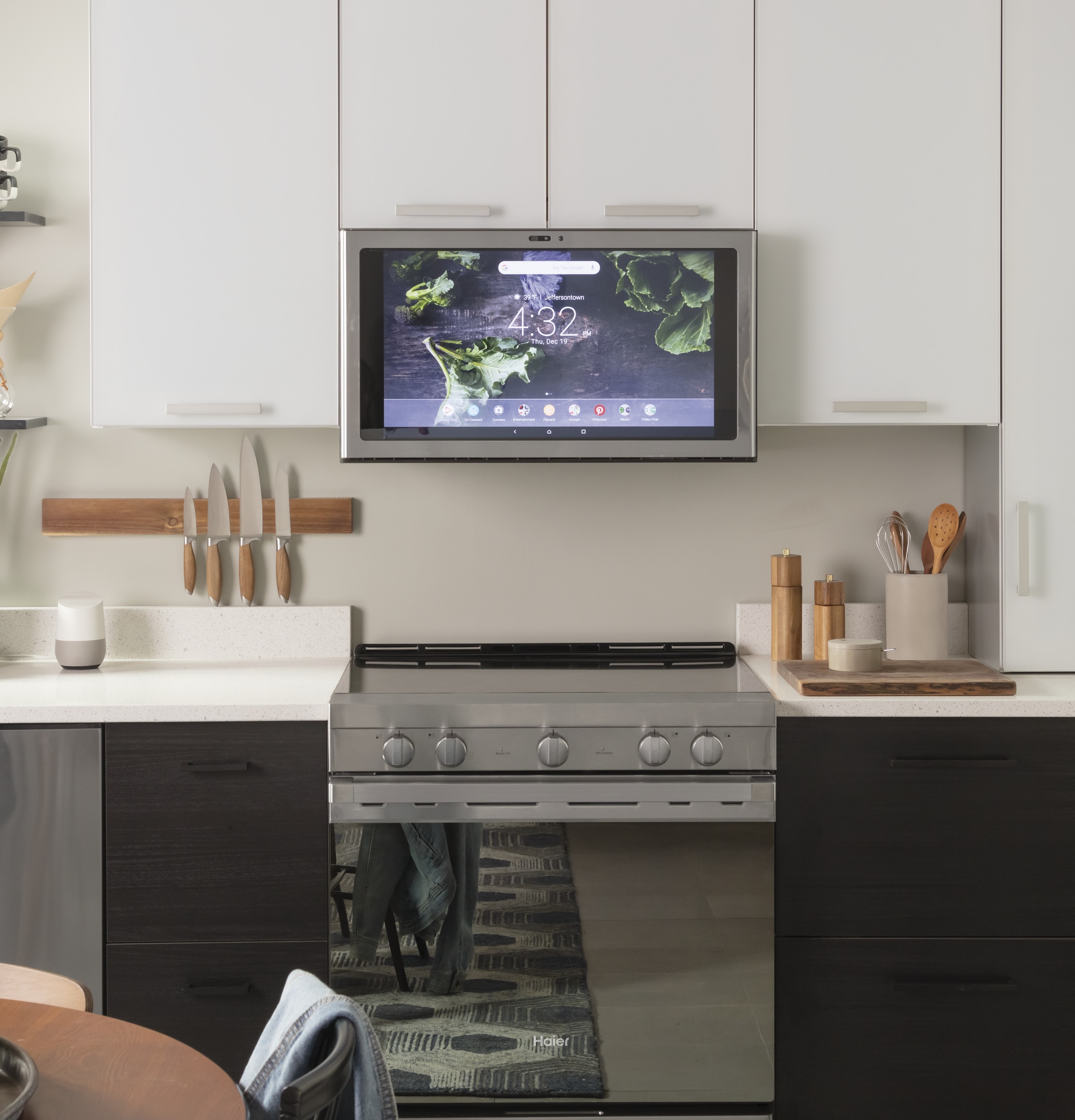 30" Smart Slide-In Electric Range with Convection30" Smart Slide-In Electric Range with Convection QSS740RNSS