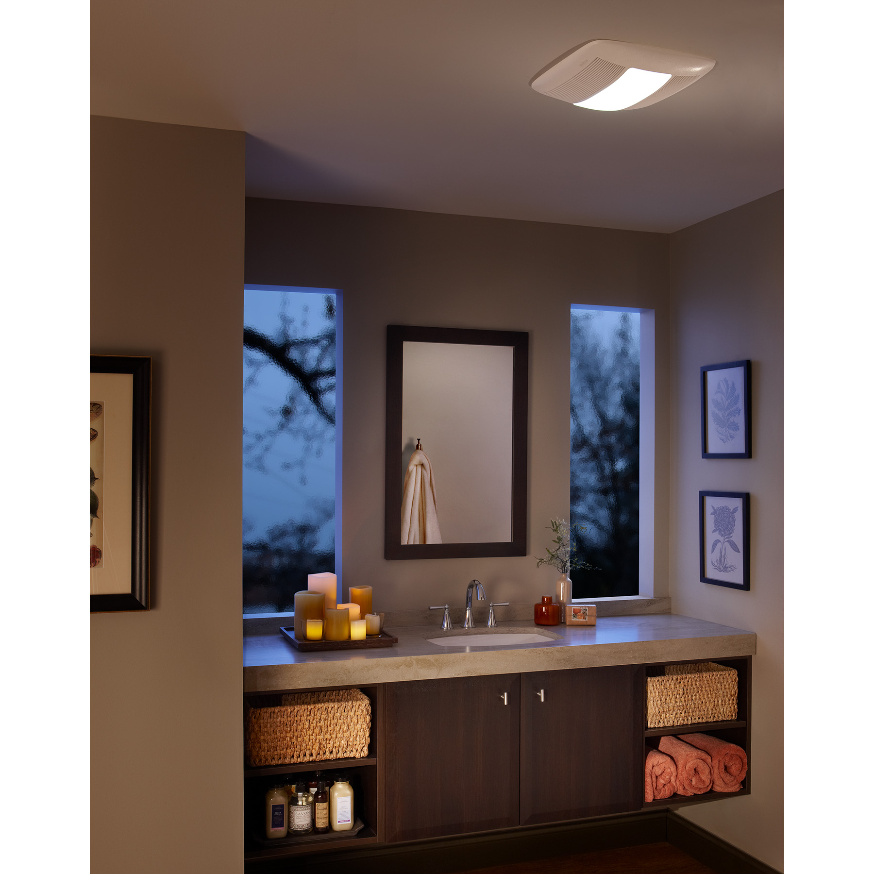NuTone 80 CFM Ventilation Fan/Light QTXEN080FLT, product image 2 of 4