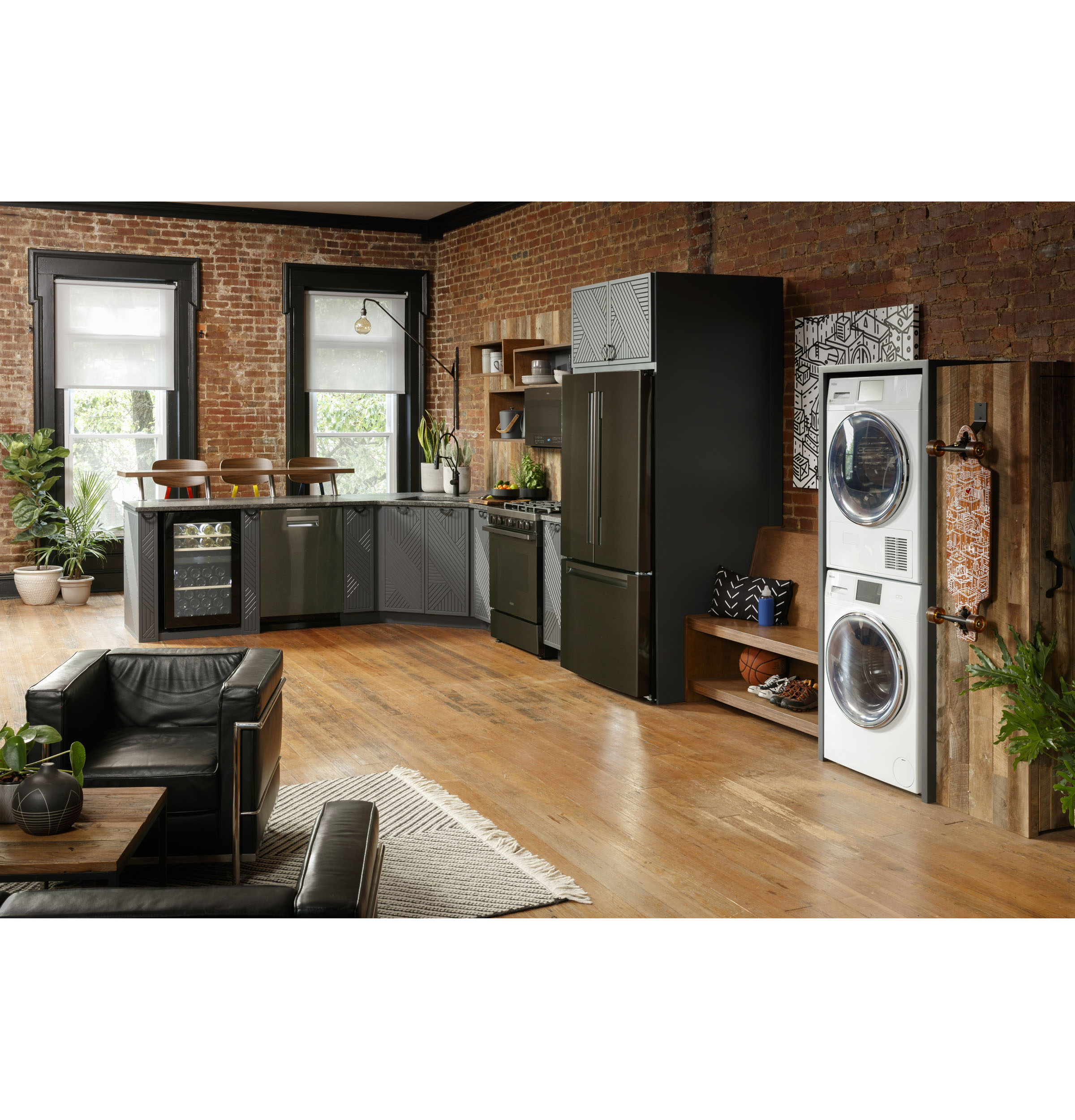 30" 1.6 Cu. Ft. Smart Over-the-Range Microwave Oven30" 1.6 Cu. Ft. Smart Over-the-Range Microwave Oven QVM7167BNTS