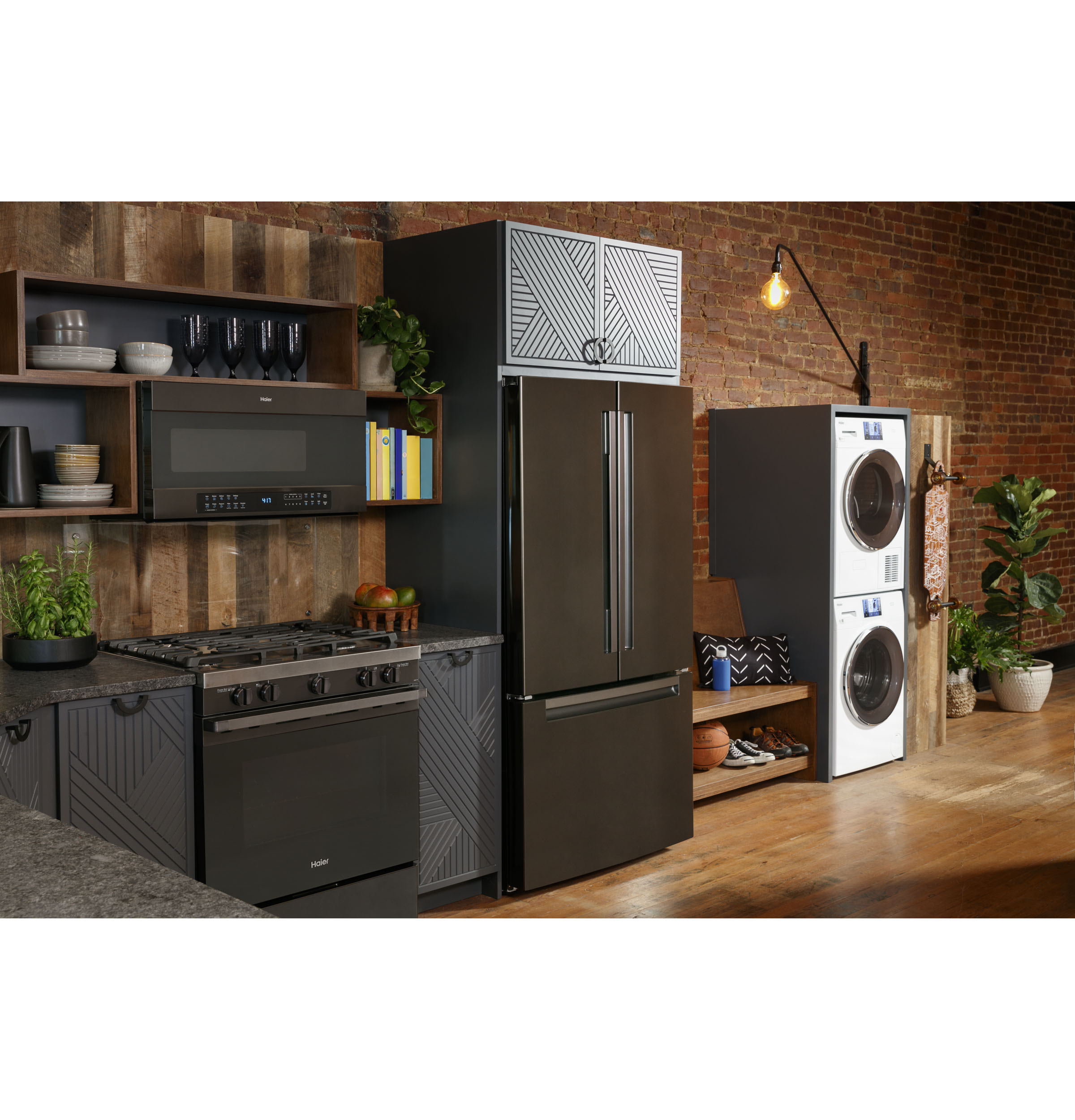 30" 1.6 Cu. Ft. Smart Over-the-Range Microwave Oven30" 1.6 Cu. Ft. Smart Over-the-Range Microwave Oven QVM7167BNTS