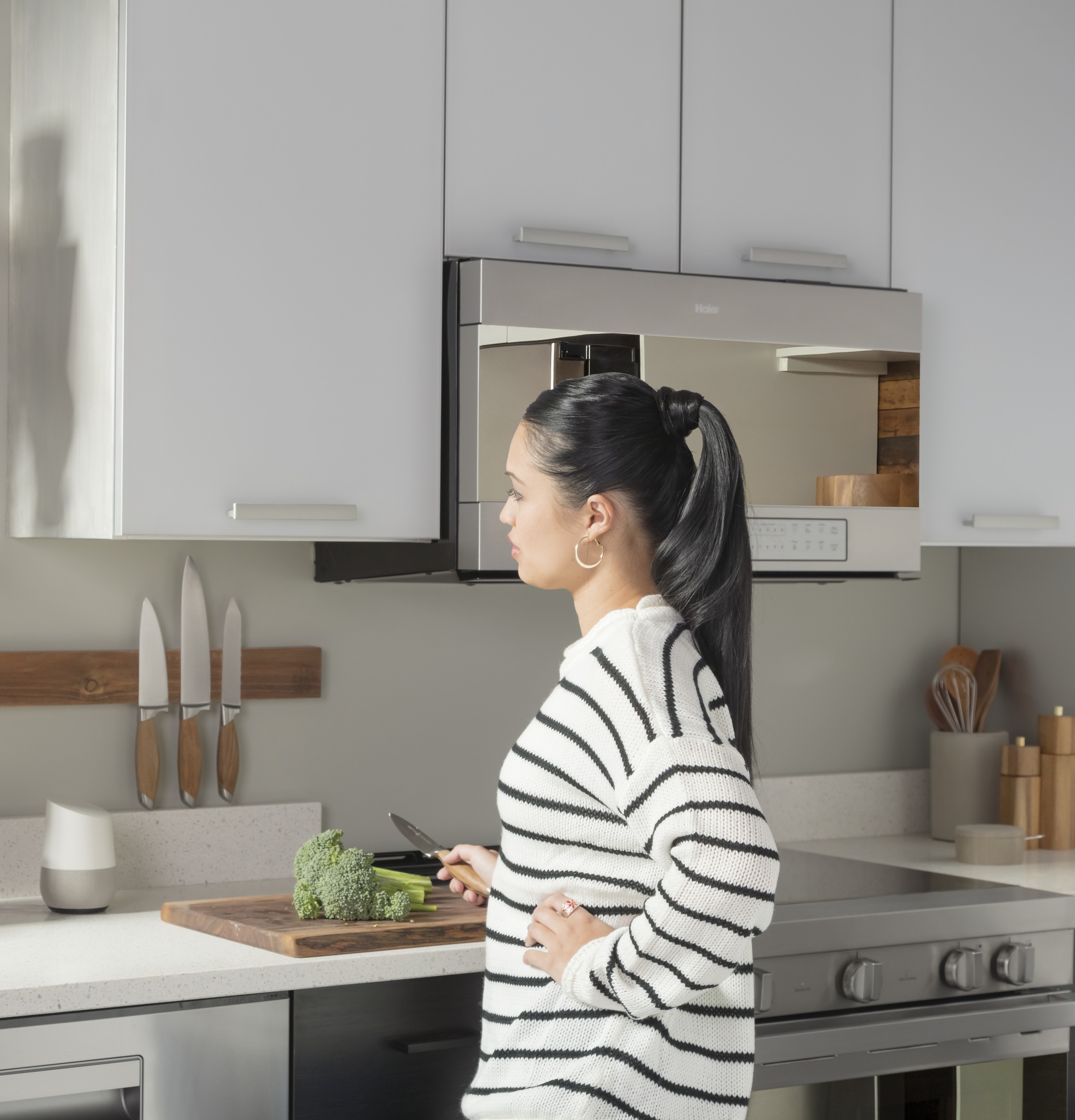 30" 1.6 Cu. Ft. Smart Over-the-Range Microwave Oven30" 1.6 Cu. Ft. Smart Over-the-Range Microwave Oven view 23